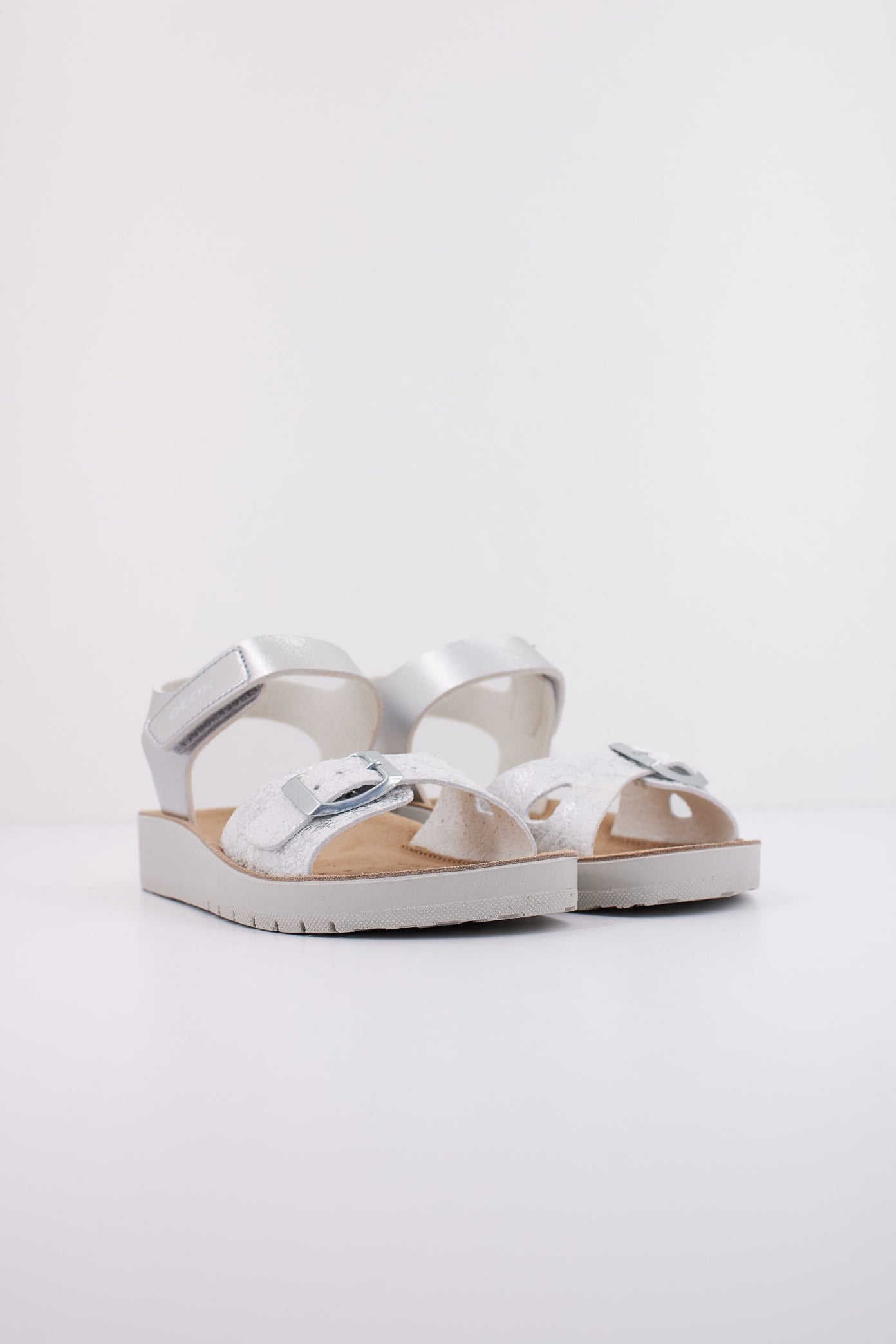 GEOX J SANDAL COSTAREI GI en color PLATA  (2)