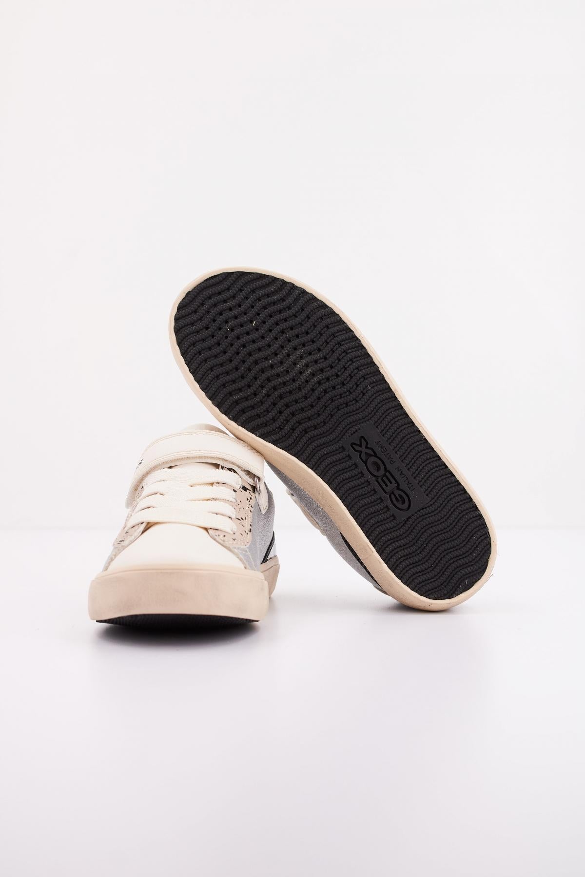 GEOX  J GISLI GIRL en color PLATA  (5)