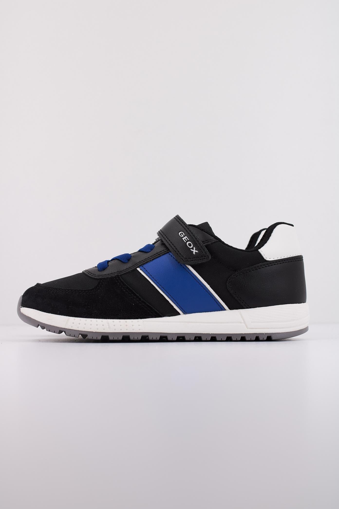 GEOX J ALBEN BOY en color NEGRO  (1)