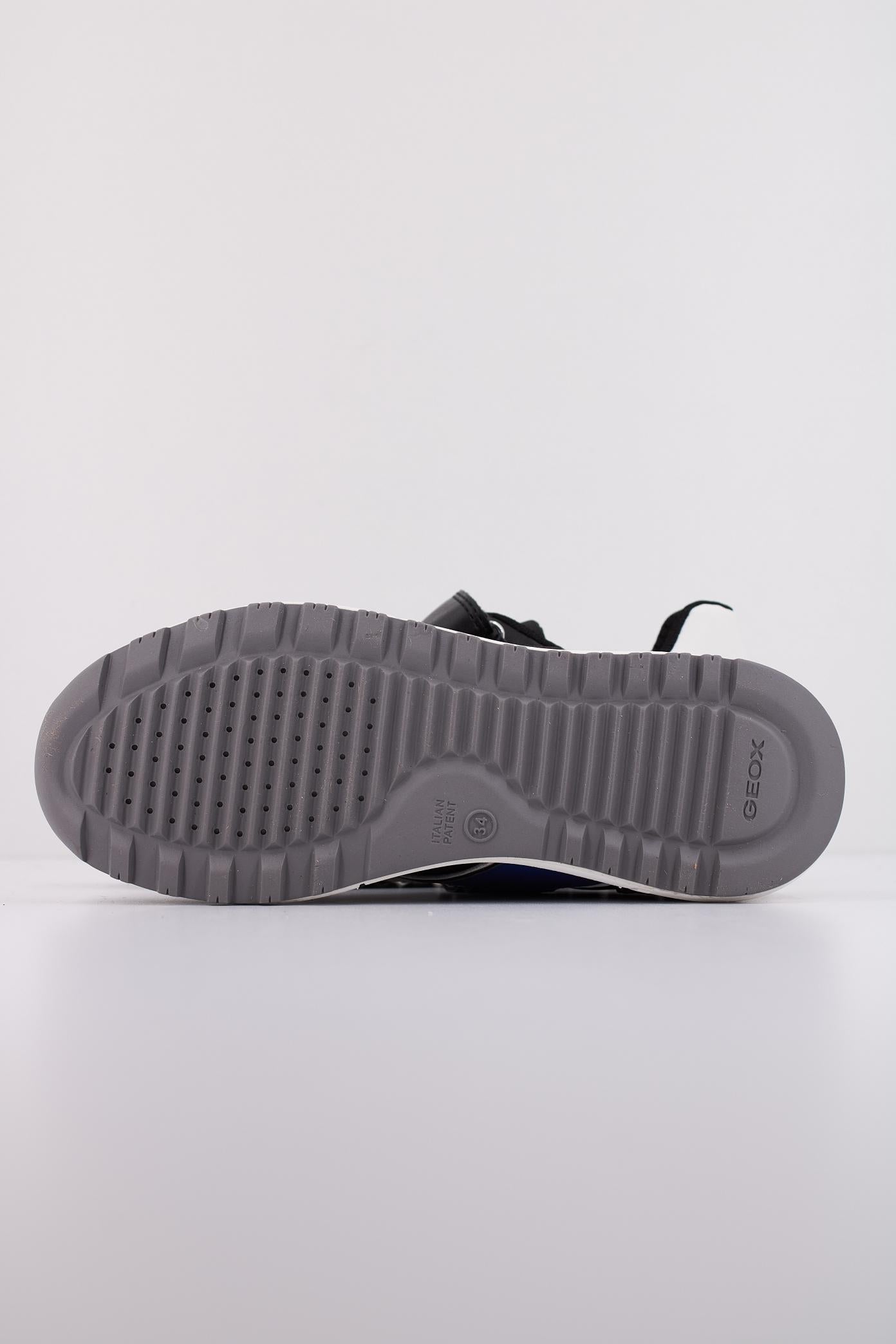 GEOX J ALBEN BOY en color NEGRO  (5)