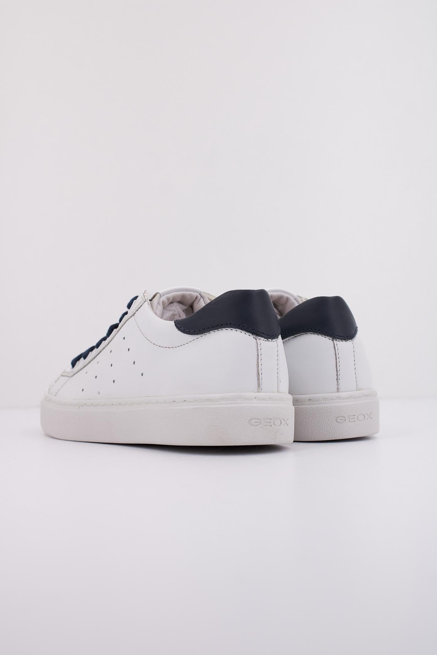 GEOX J NASHIK BOY en color BLANCO  (4)