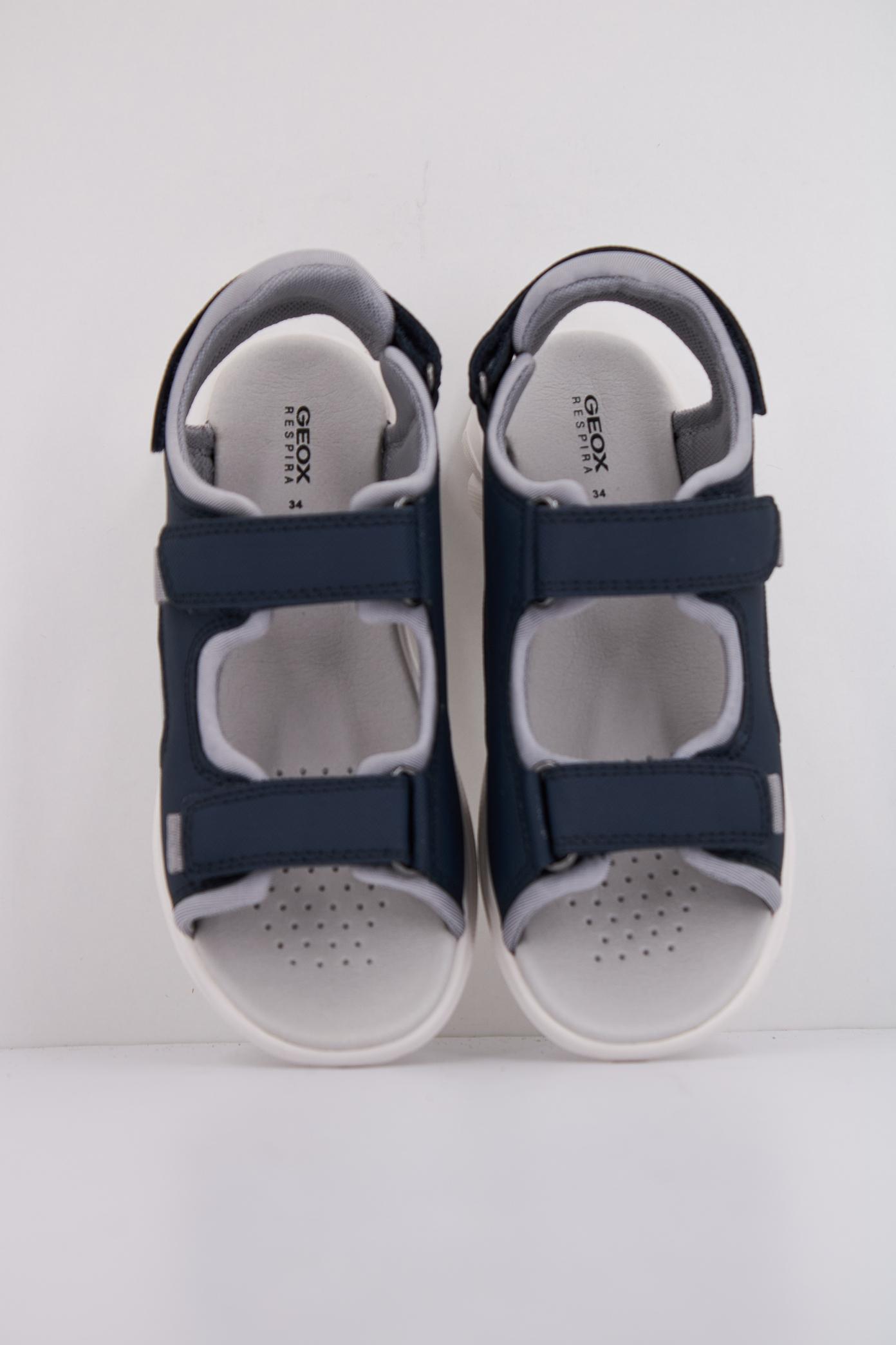GEOX J SANDAL AIRADYUM BO en color AZUL  (3)