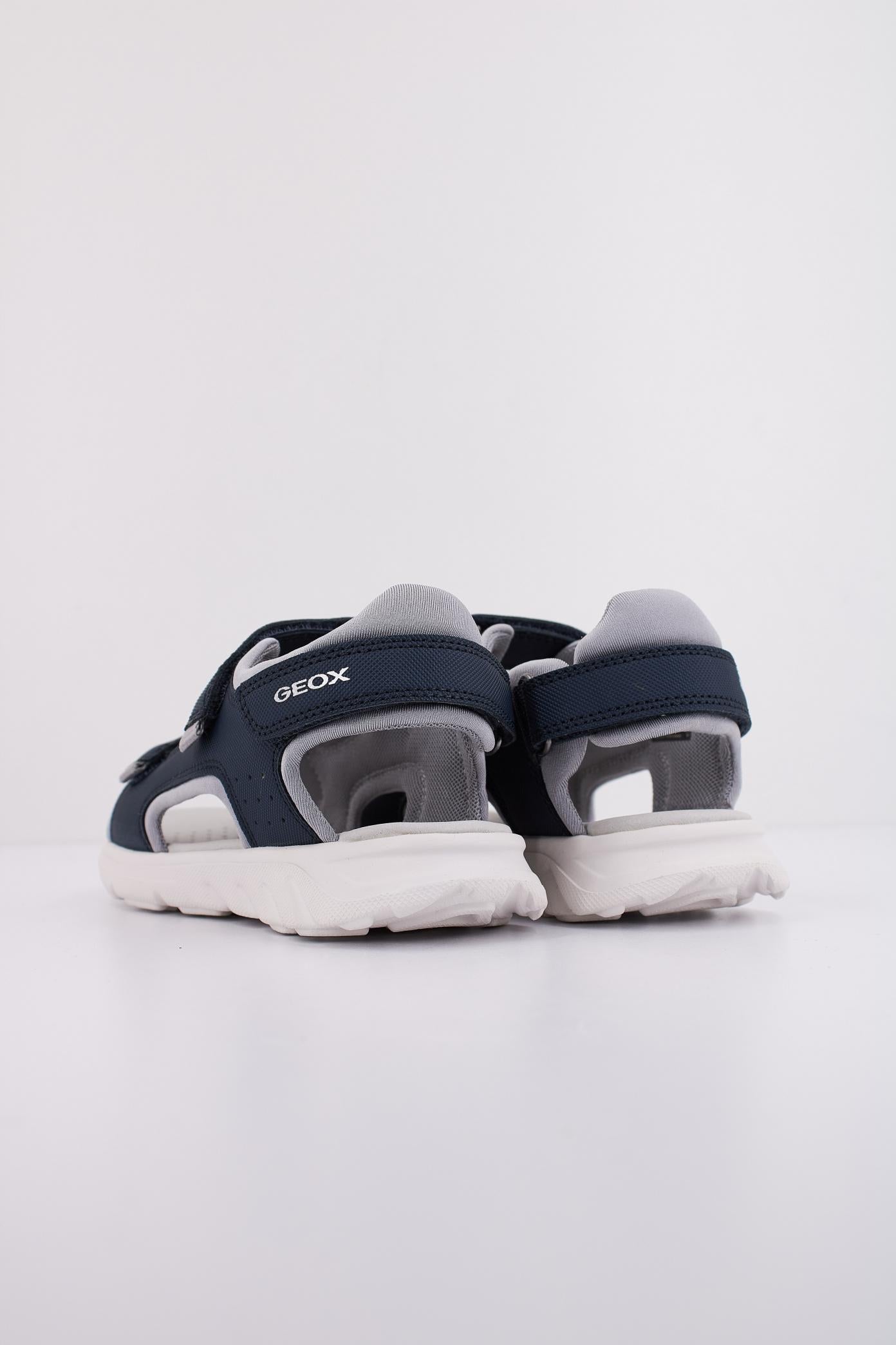 GEOX J SANDAL AIRADYUM BO en color AZUL  (4)