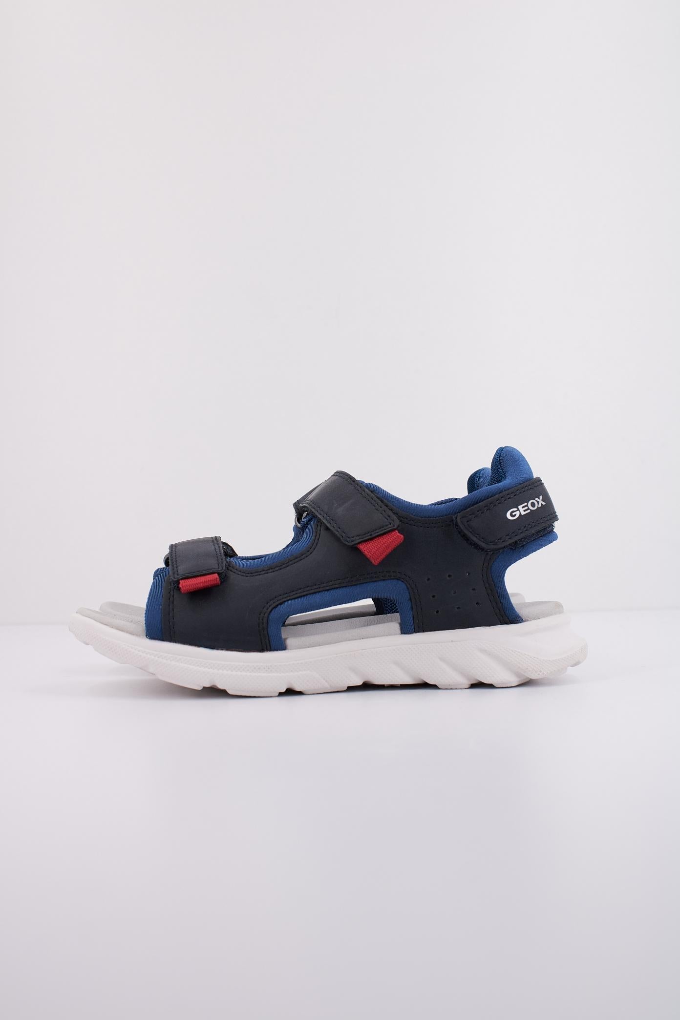 GEOX J SANDAL AIRADYUM BO en color AZUL  (1)