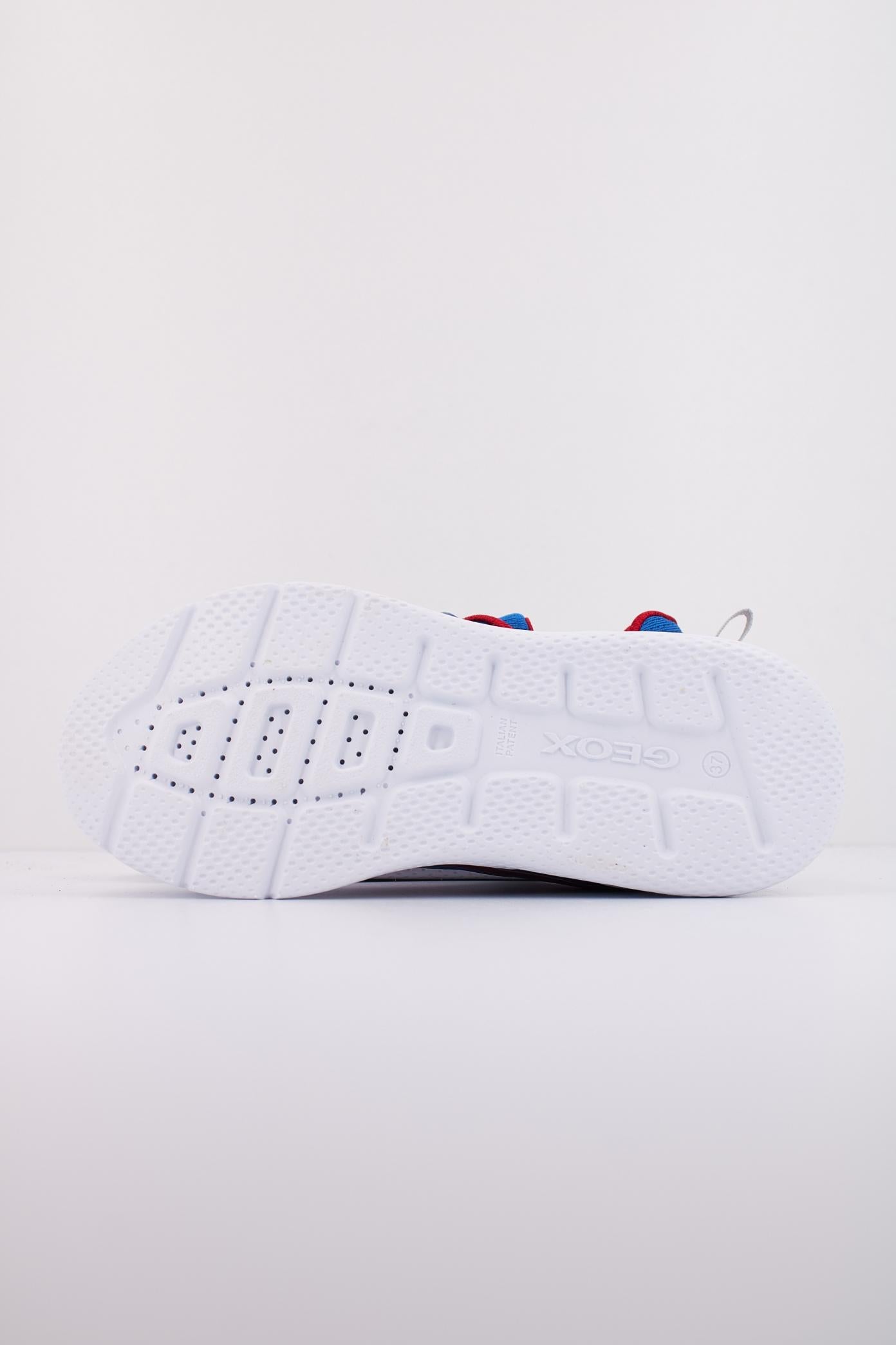 GEOX J SPRINTYE BOY en color AZUL  (5)