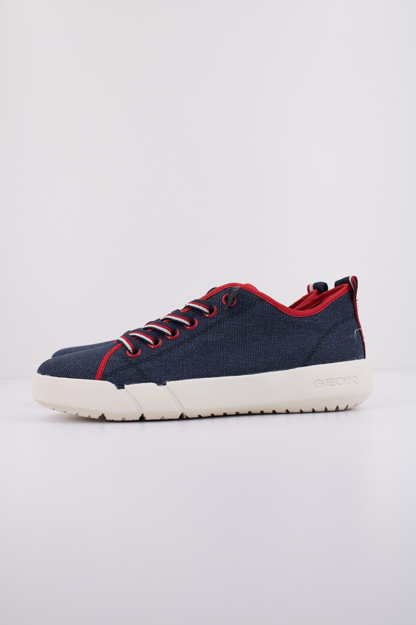 GEOX J HYROO BOY en color AZUL  (1)