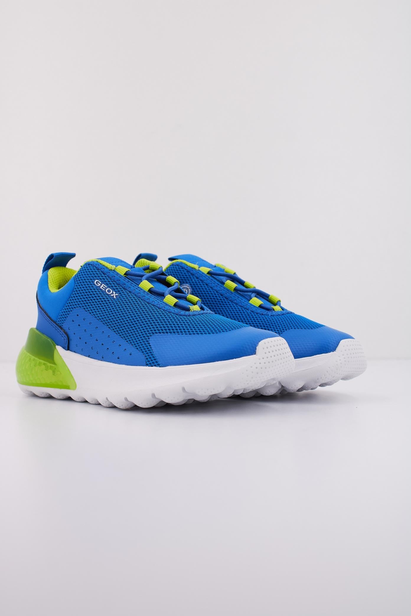 GEOX J ACTIVART ILLUMINUS en color AZUL  (2)