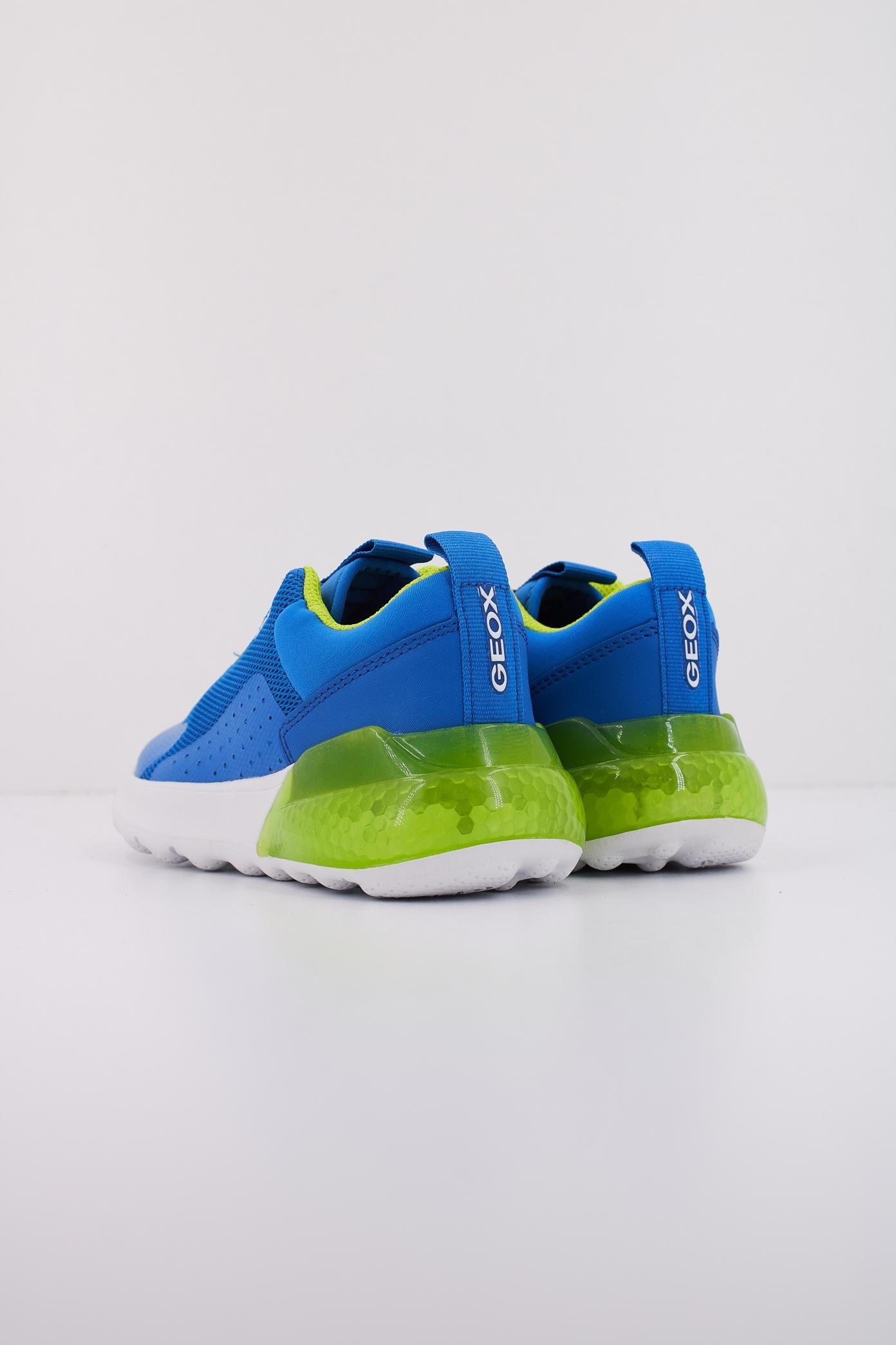GEOX J ACTIVART ILLUMINUS en color AZUL  (4)