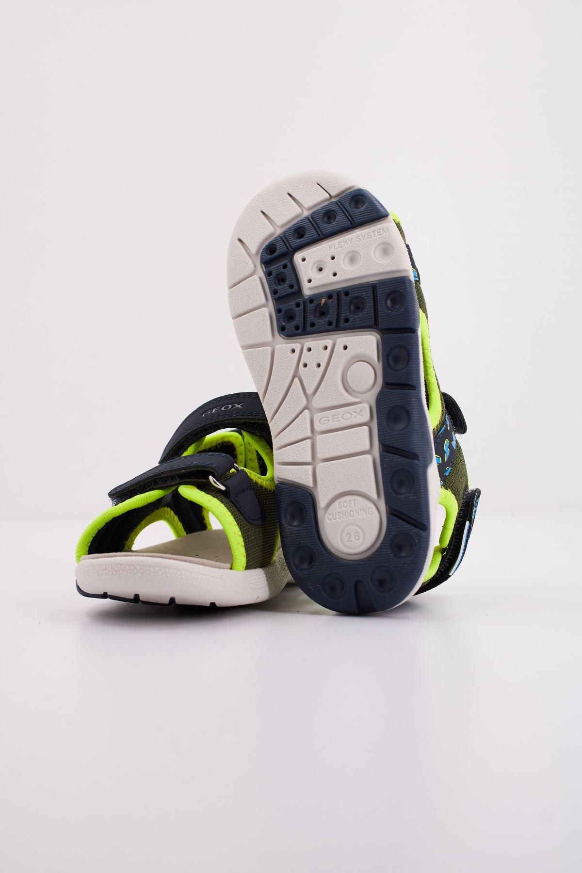 GEOX  B SANDAL MULTY BOY en color VERDE  (5)