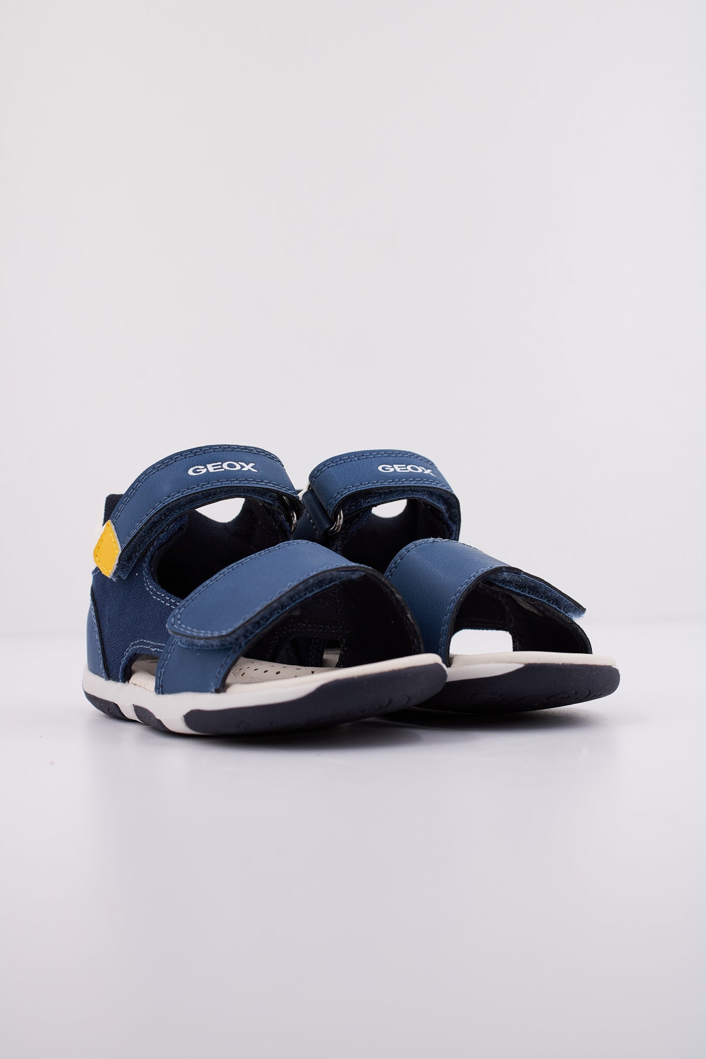 GEOX B SANDAL TAPUZ BOY en color AZUL  (2)