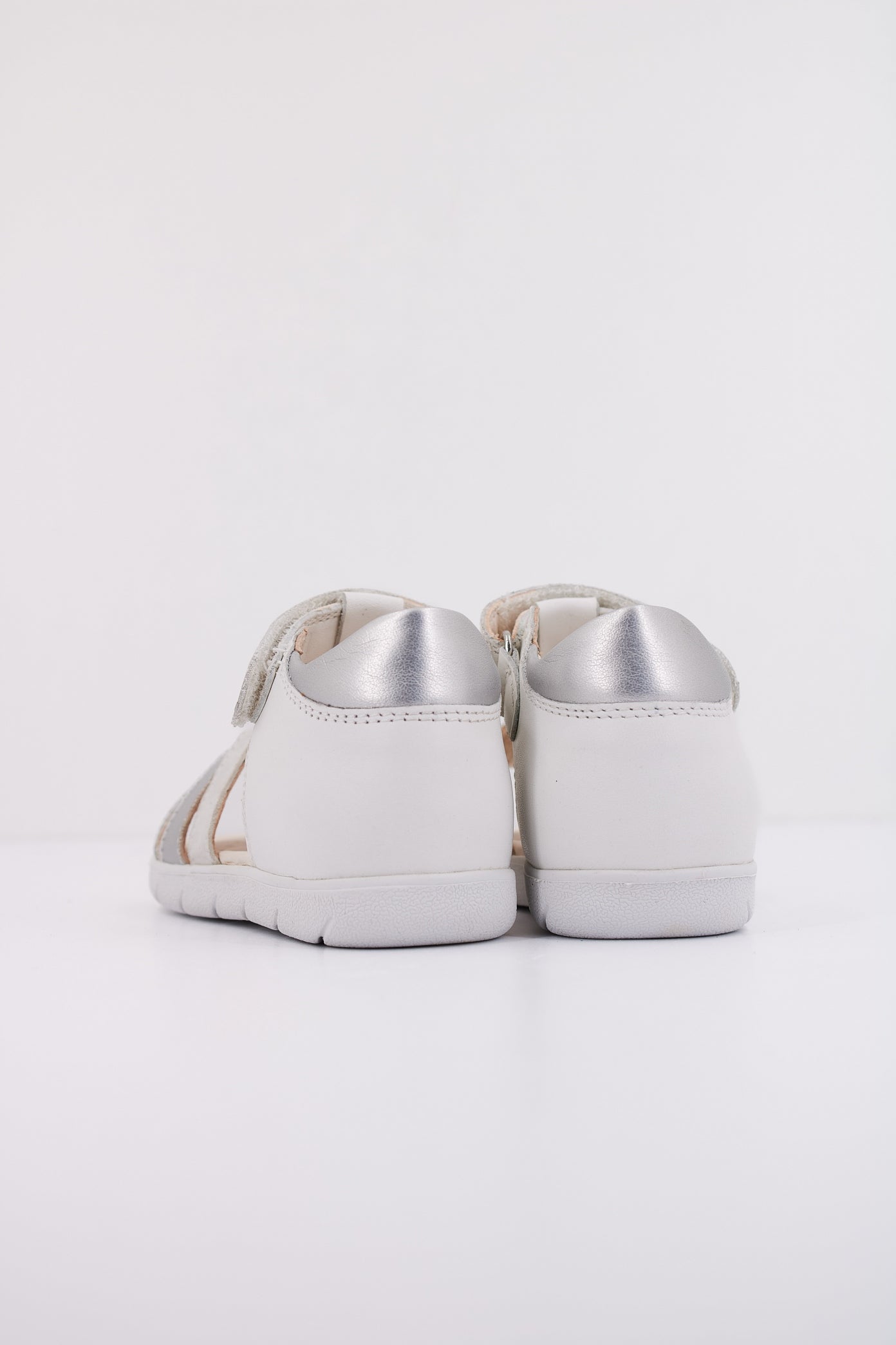GEOX B SANDAL ALUL GIRL en color BLANCO  (4)
