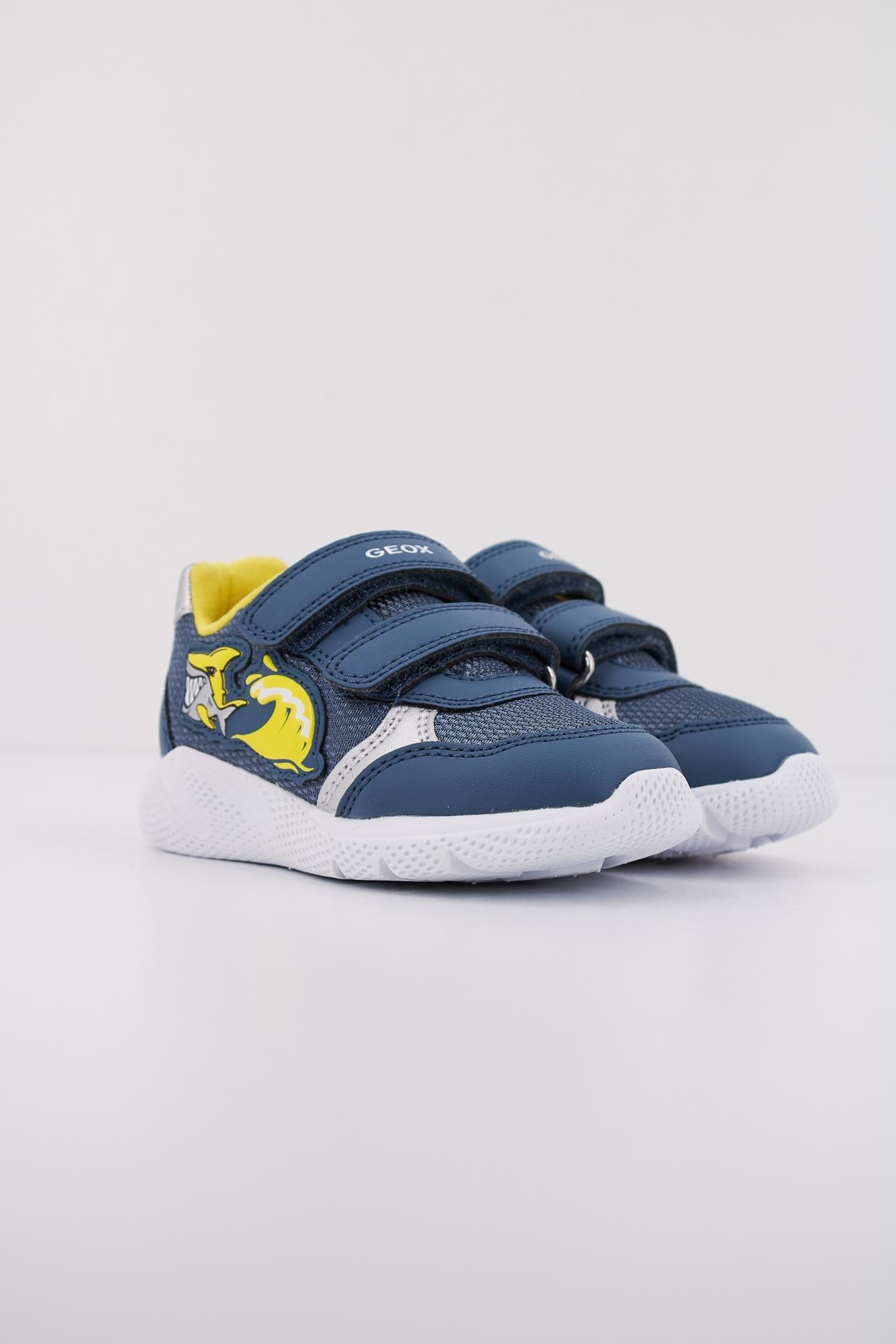 GEOX B SPRINTYE BOY en color AZUL  (2)