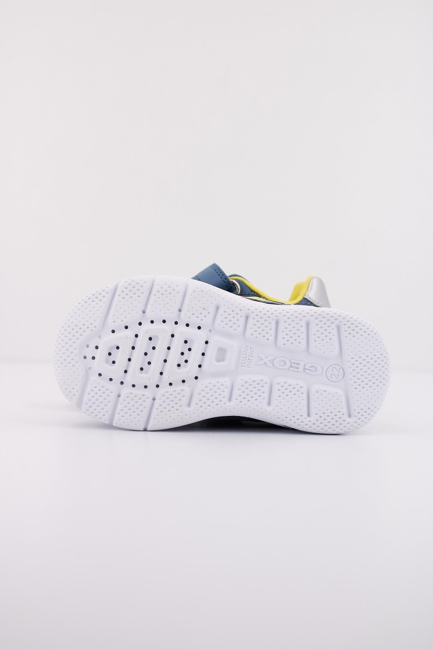 GEOX B SPRINTYE BOY en color AZUL  (5)