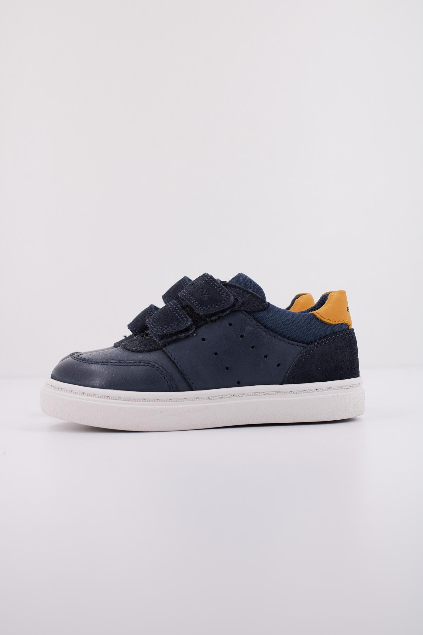 GEOX B NASHIK BOY en color AZUL  (1)
