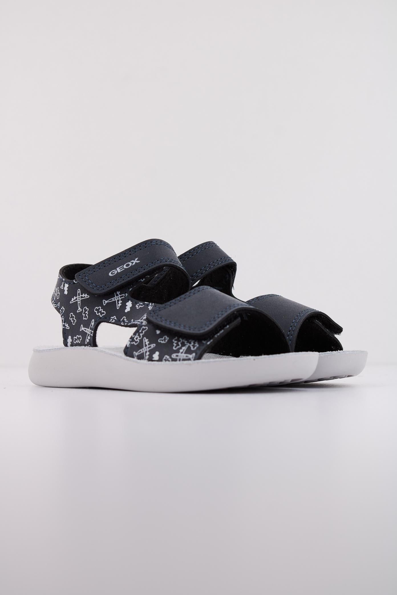 GEOX B SANDAL LIGHTFLOPPY en color AZUL  (2)
