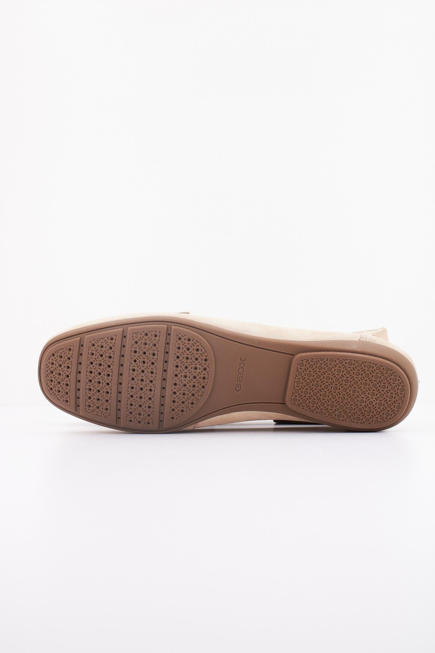 GEOX  D ANNYTAH MOC en color ORO  (5)