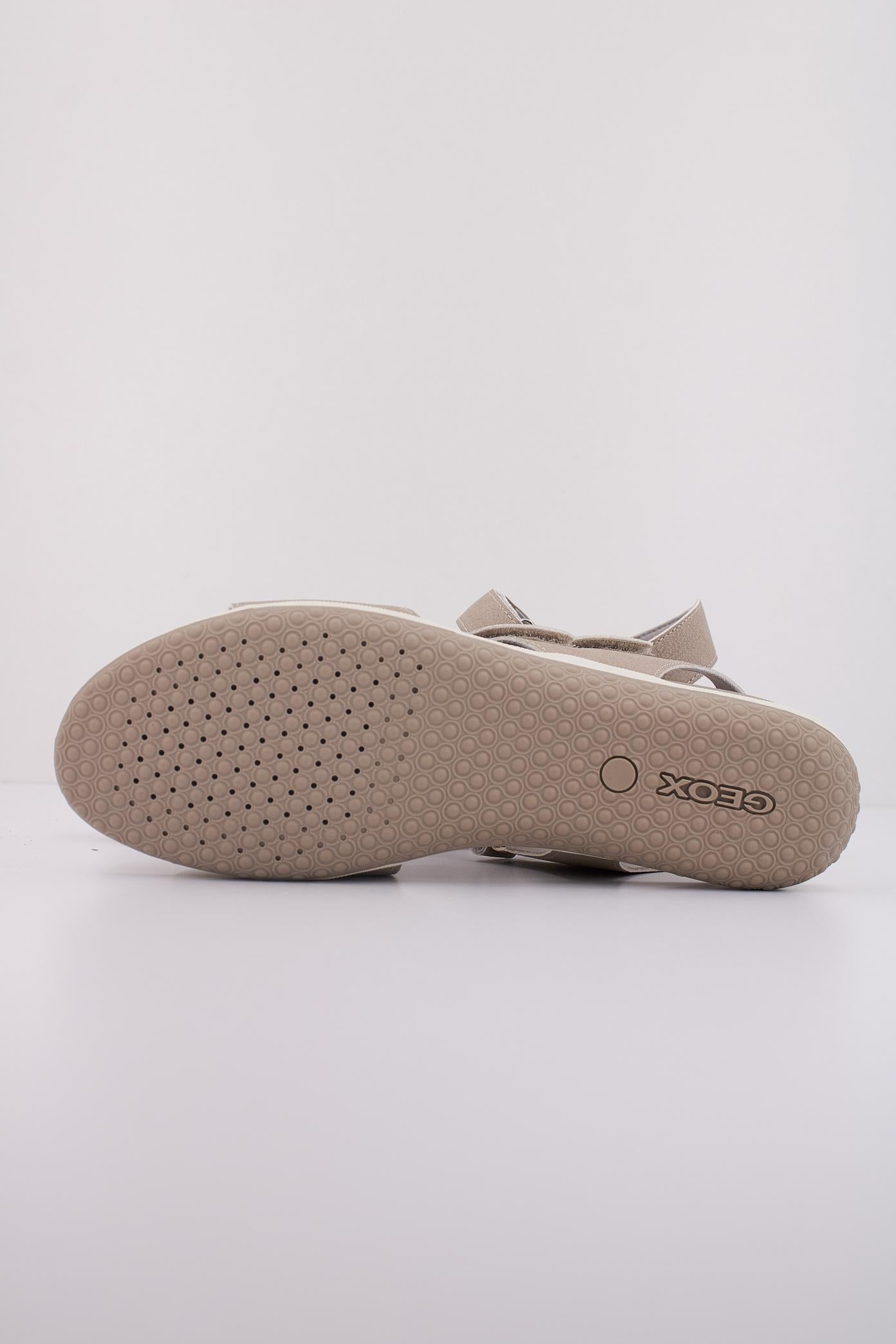 GEOX D SANDAL VEGA en color BEIS  (5)