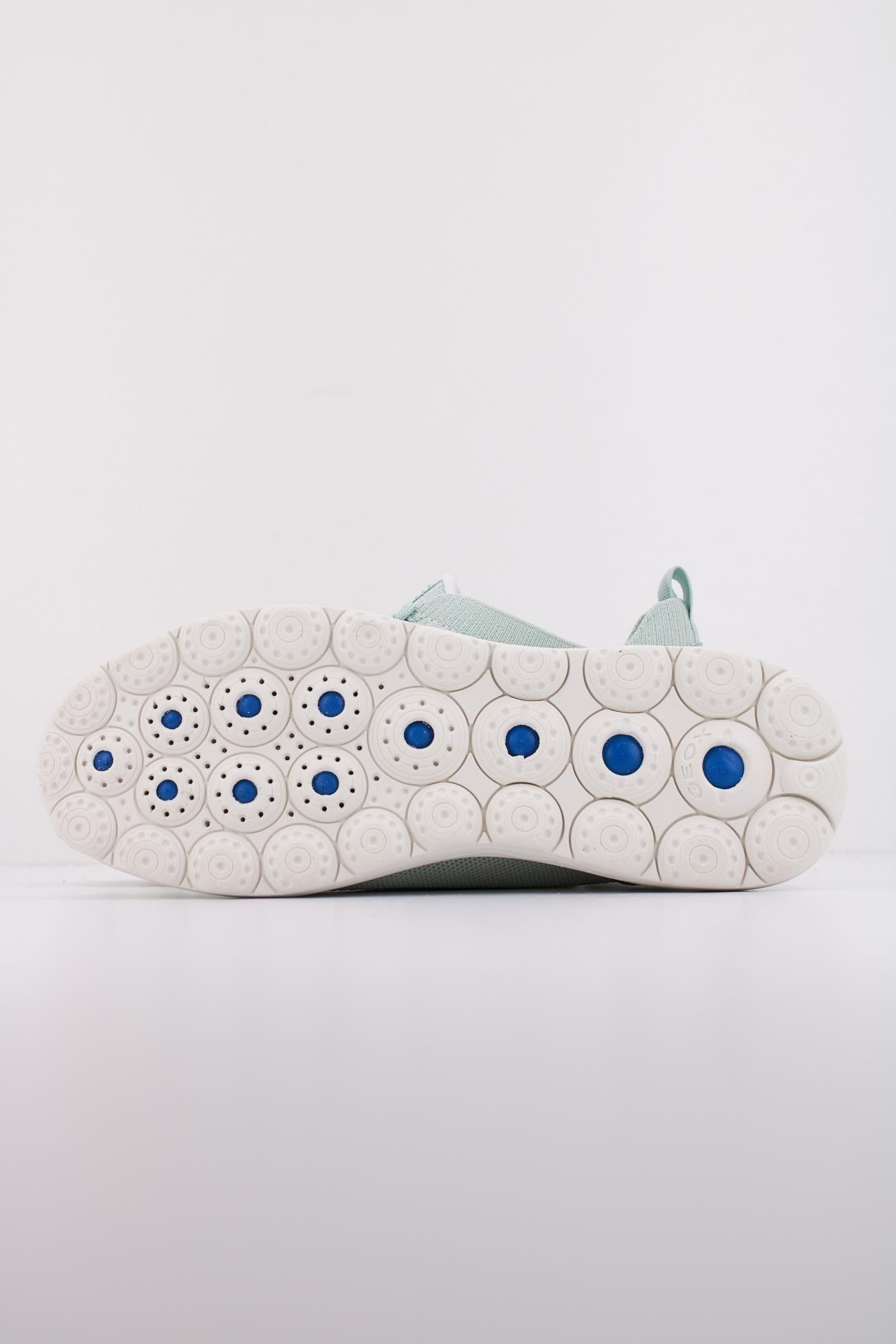 GEOX TBN D SPHERICA en color VERDE  (5)