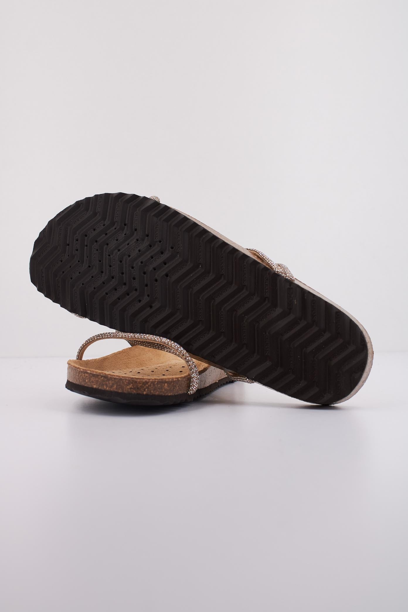 GEOX D BRIONIA R en color ORO  (5)
