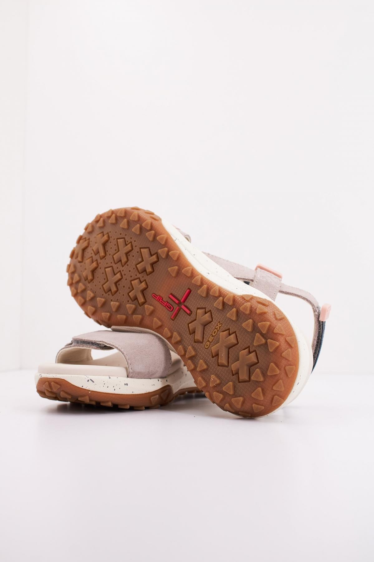 GEOX D SORAPIS + GRIP en color GRIS  (5)