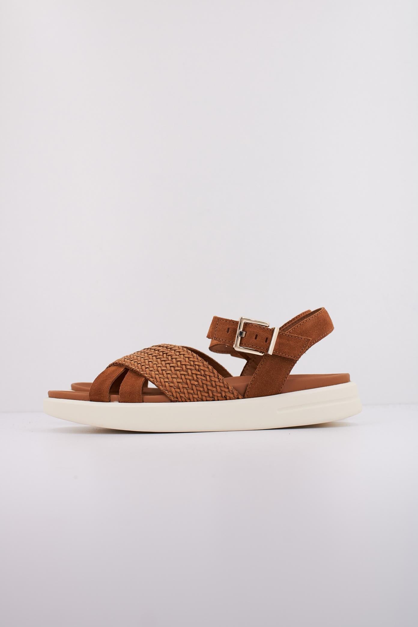 GEOX D XAND S en color MARRON  (1)