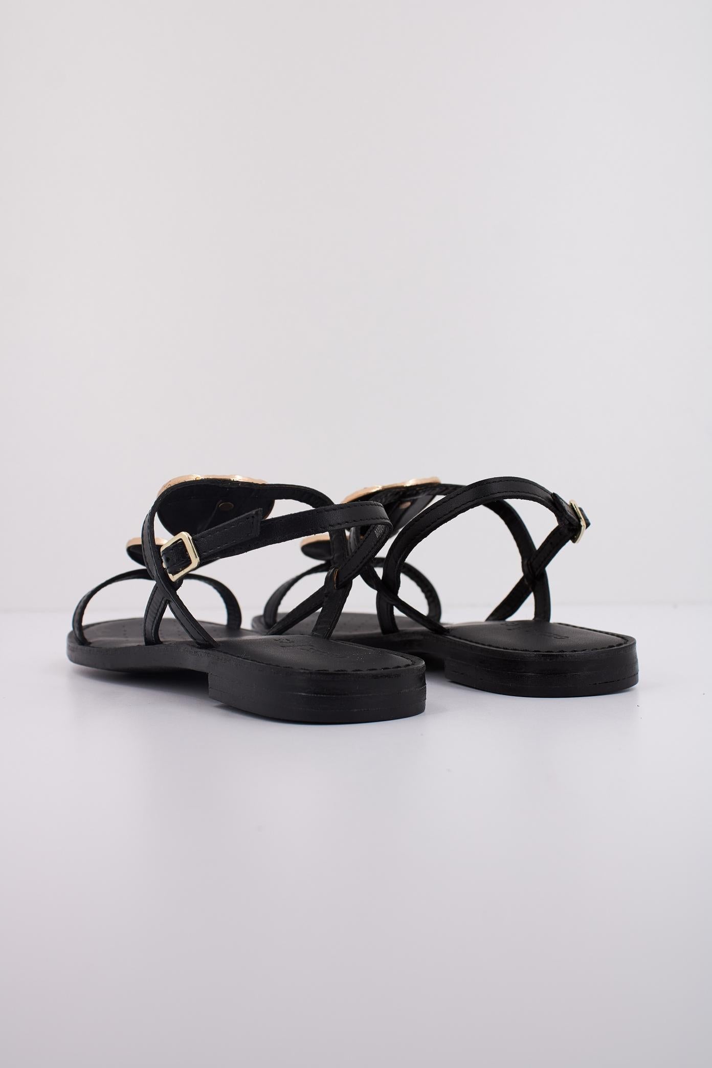 GEOX D MADDALUSIAC en color NEGRO  (4)