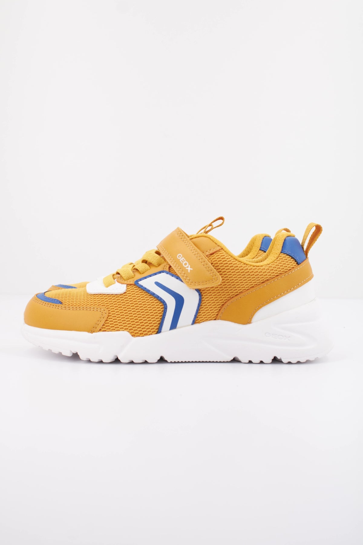 GEOX J LOFTUS BOY en color AMARILLO  (1)