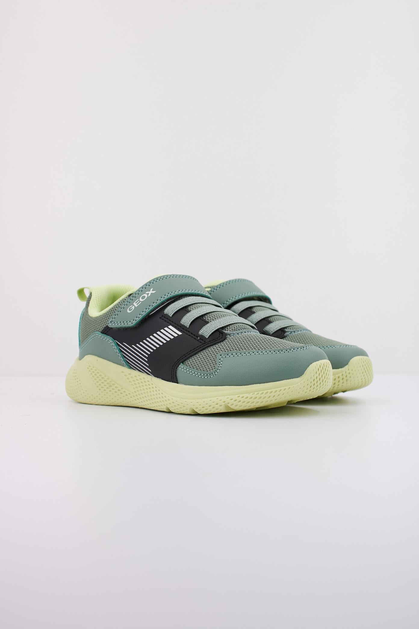 GEOX J SPRINTYE BOY en color VERDE  (2)