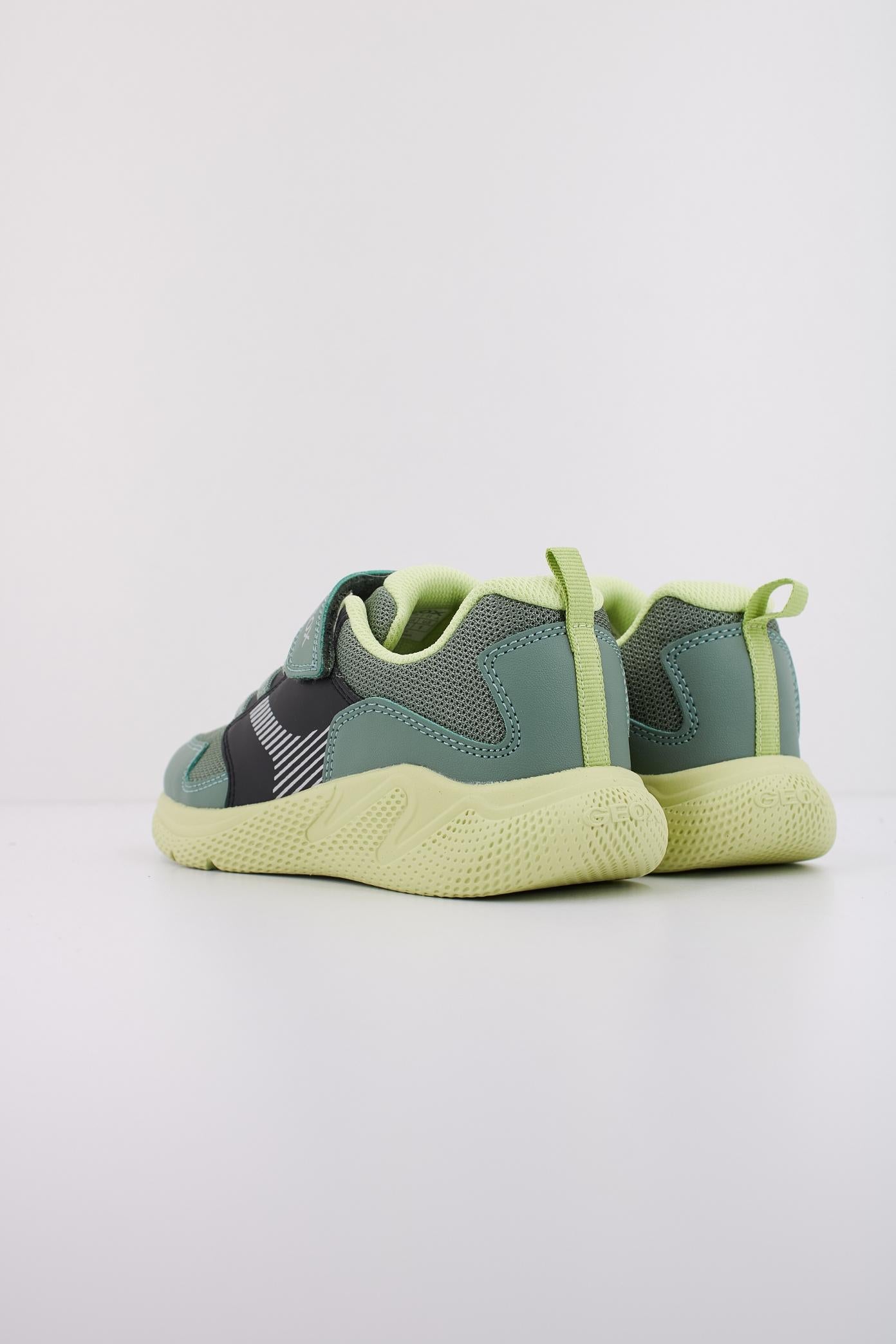 GEOX J SPRINTYE BOY en color VERDE  (4)