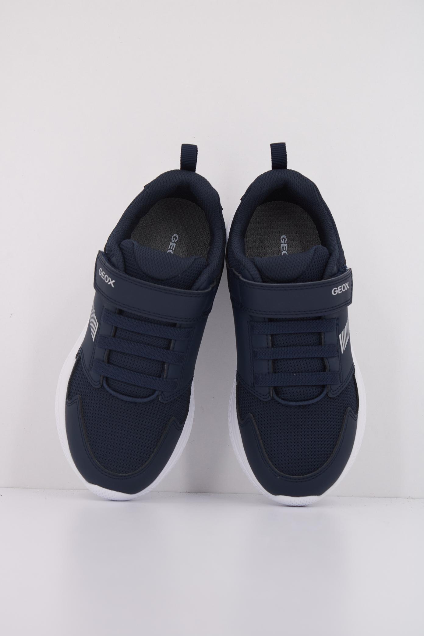 GEOX J SPRINTYE BOY en color AZUL  (3)