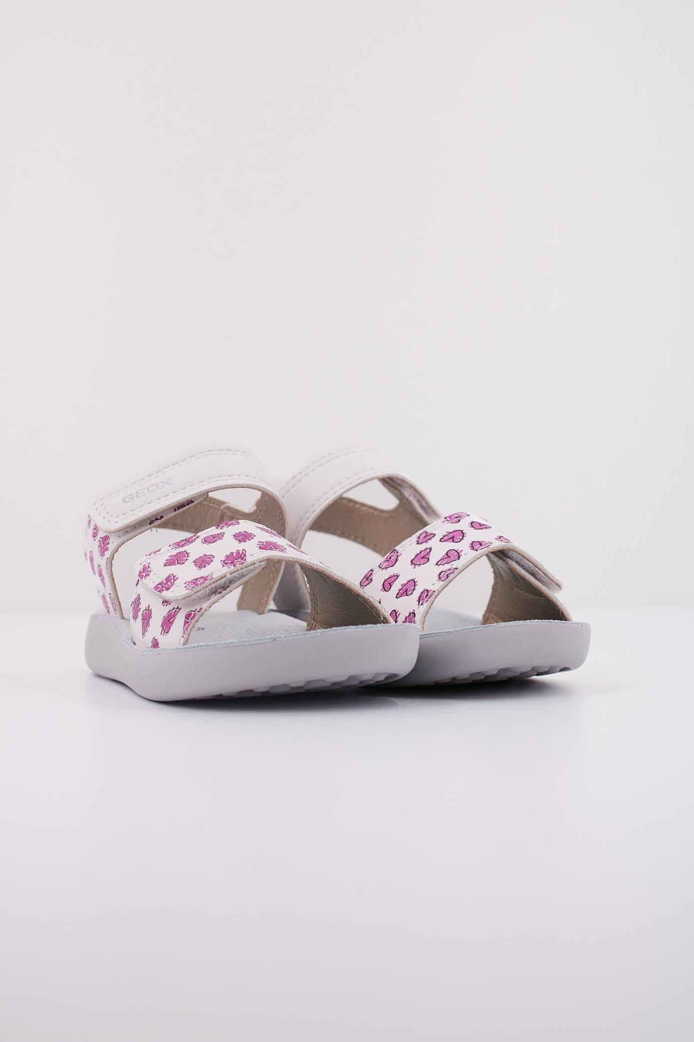 GEOX B SANDAL LIGHTFLOPPY en color BLANCO  (2)