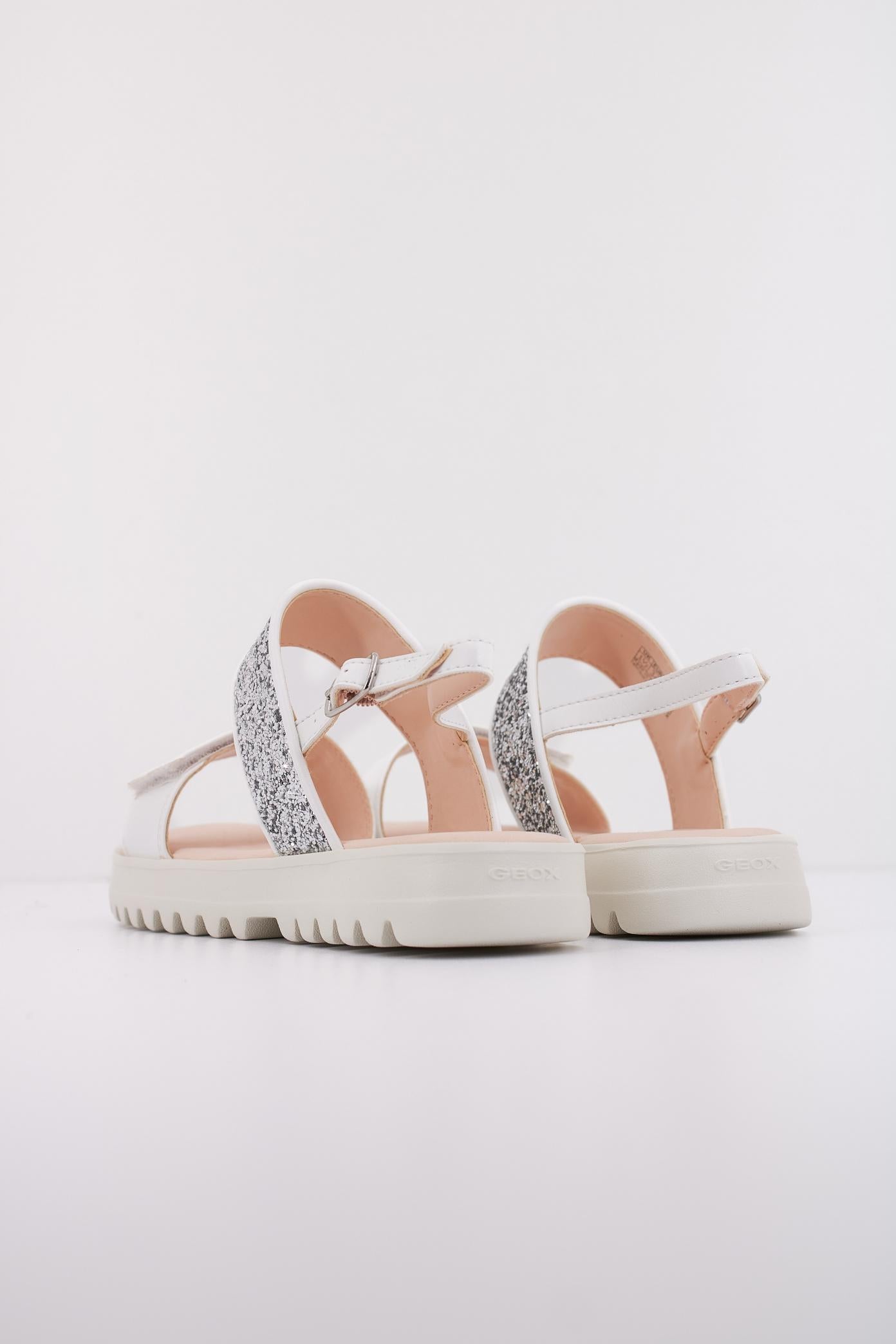 GEOX  J SANDAL CORALIE GIR en color BLANCO  (4)