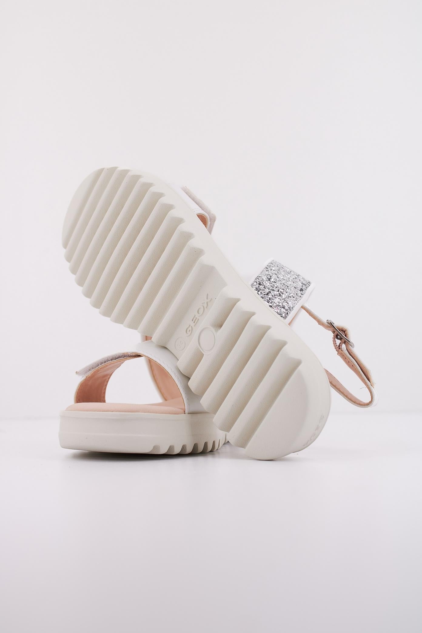 GEOX  J SANDAL CORALIE GIR en color BLANCO  (5)