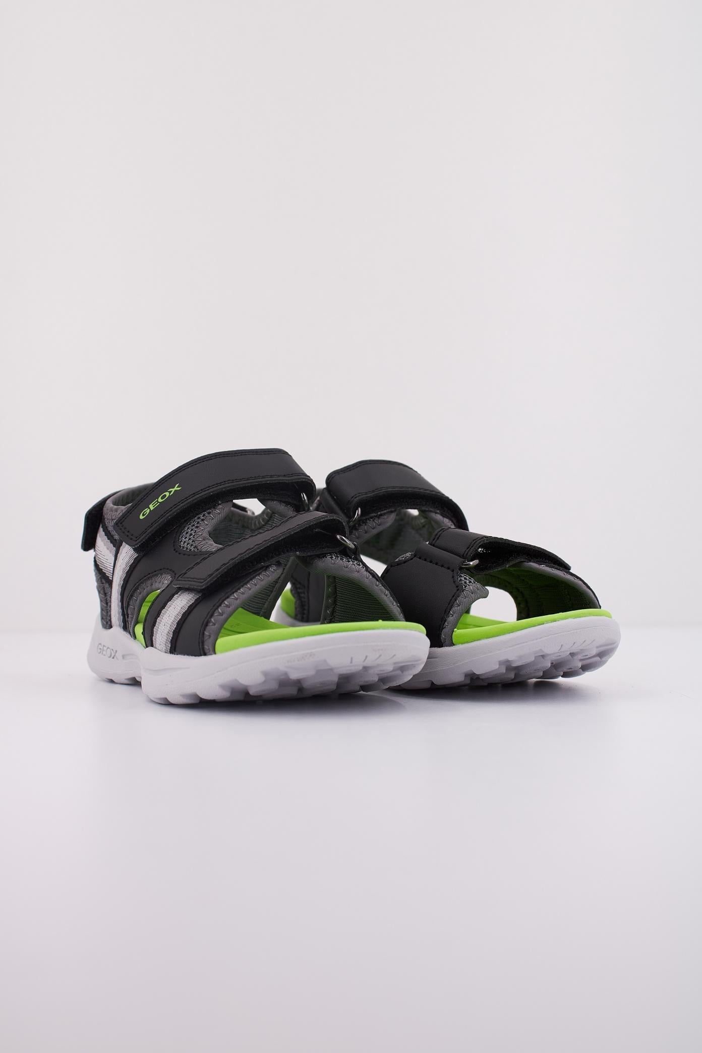 GEOX J VANIETT BOY en color NEGRO  (2)