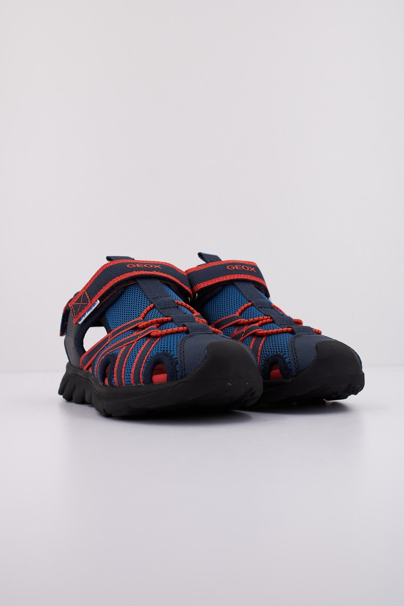 GEOX  J SANDAL AIRADYUM BO en color AZUL  (2)