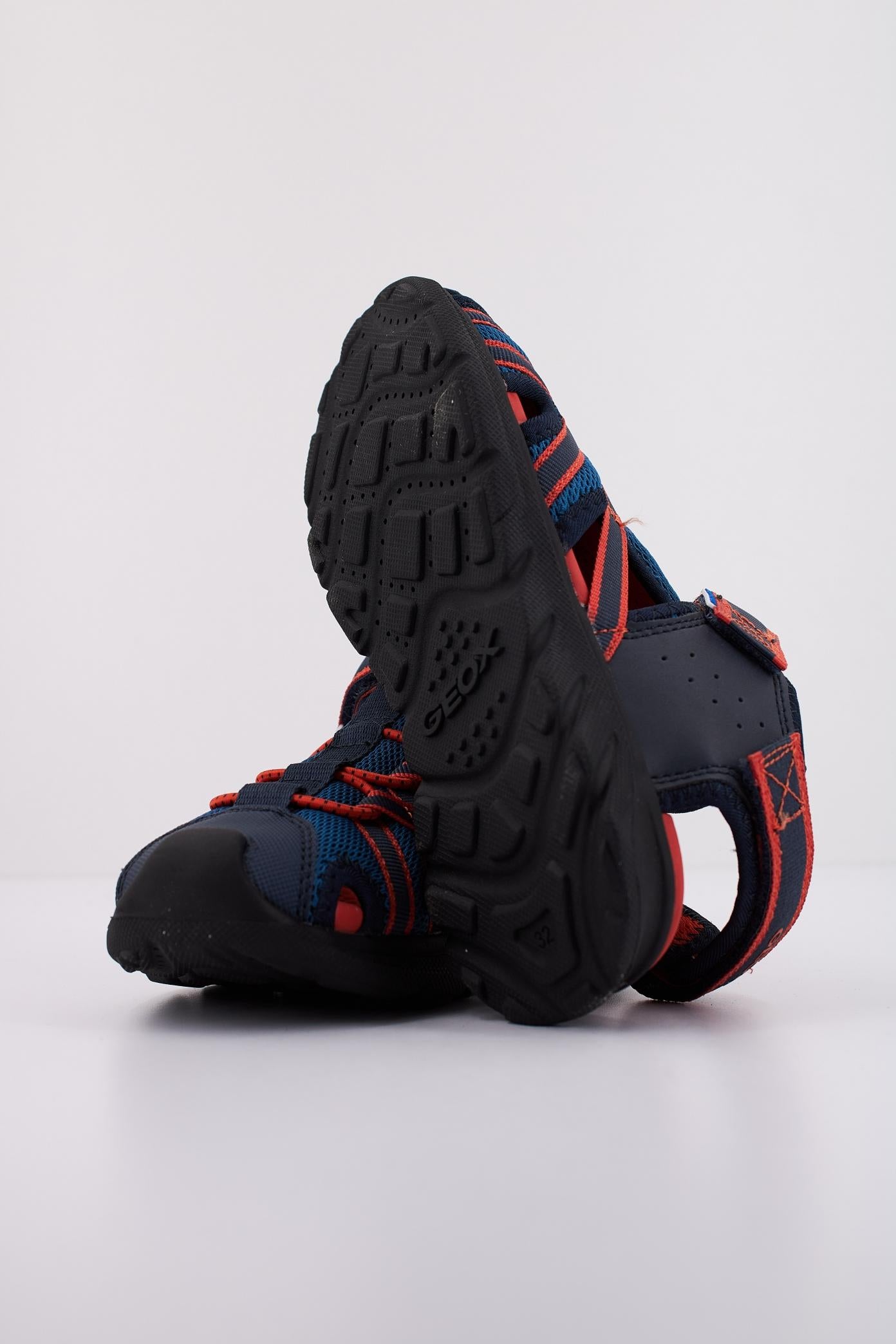 GEOX  J SANDAL AIRADYUM BO en color AZUL  (5)