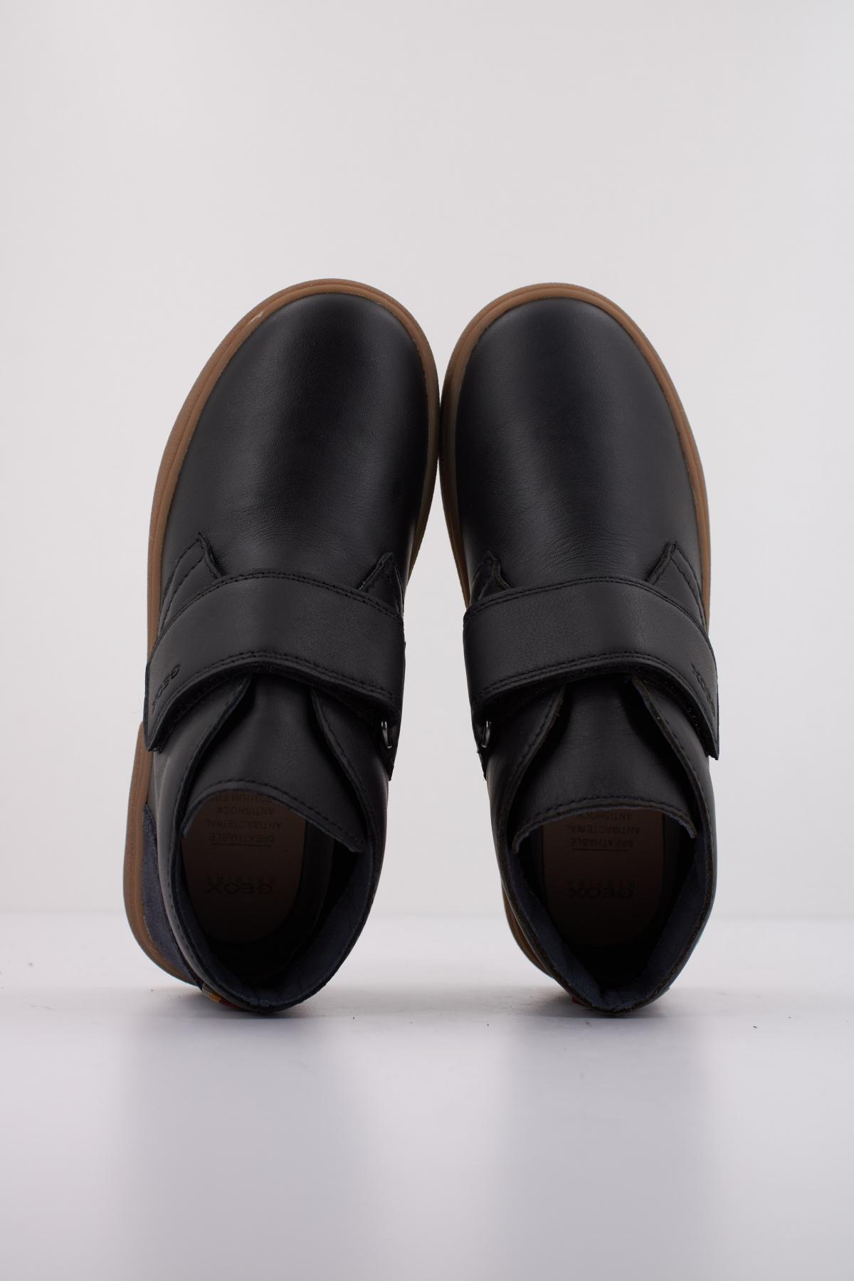 GEOX J THELEVEN BOY en color NEGRO  (3)