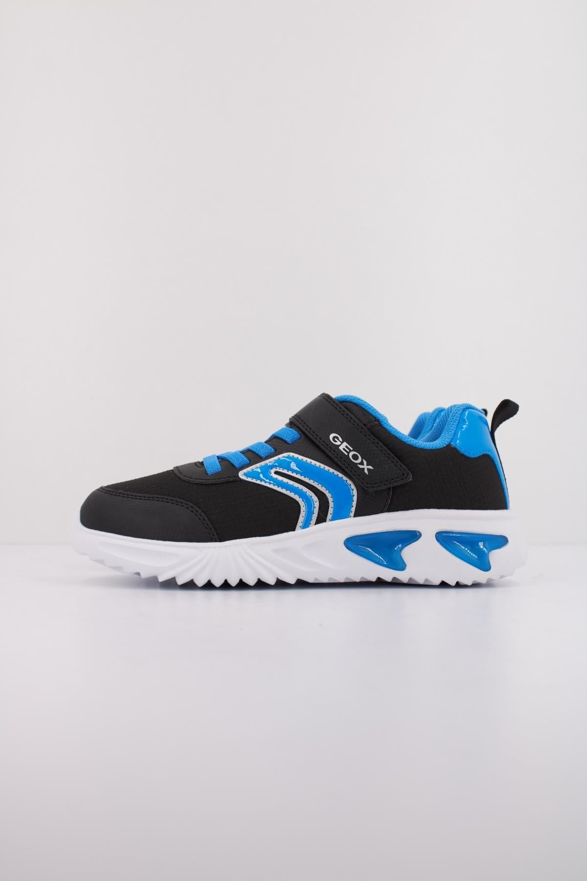 GEOX J ASSISTER BOY en color NEGRO  (1)
