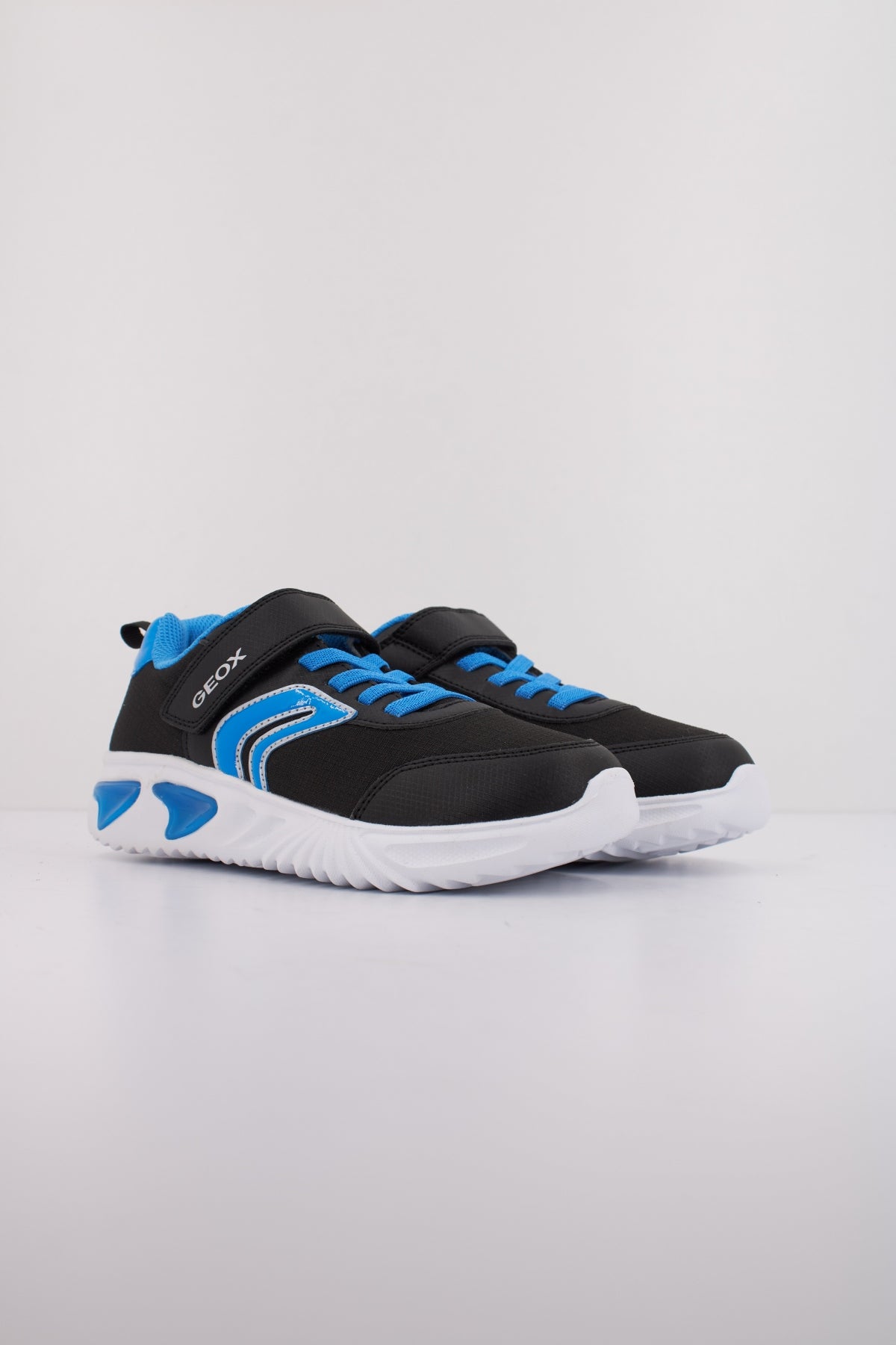 GEOX J ASSISTER BOY en color NEGRO  (2)