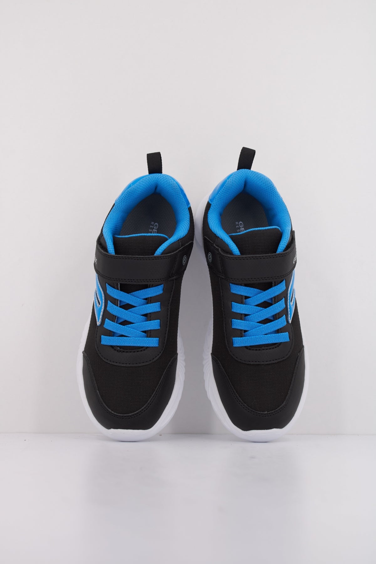 GEOX J ASSISTER BOY en color NEGRO  (3)