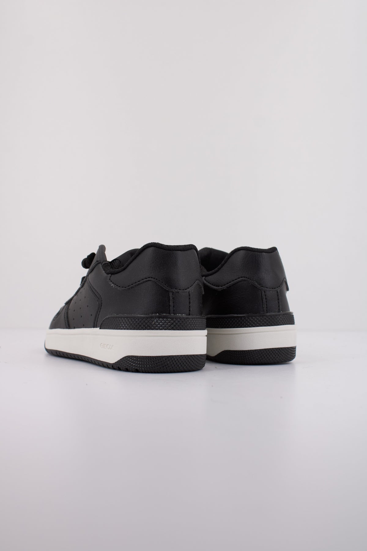 GEOX J WASHIBA BOY en color NEGRO  (4)