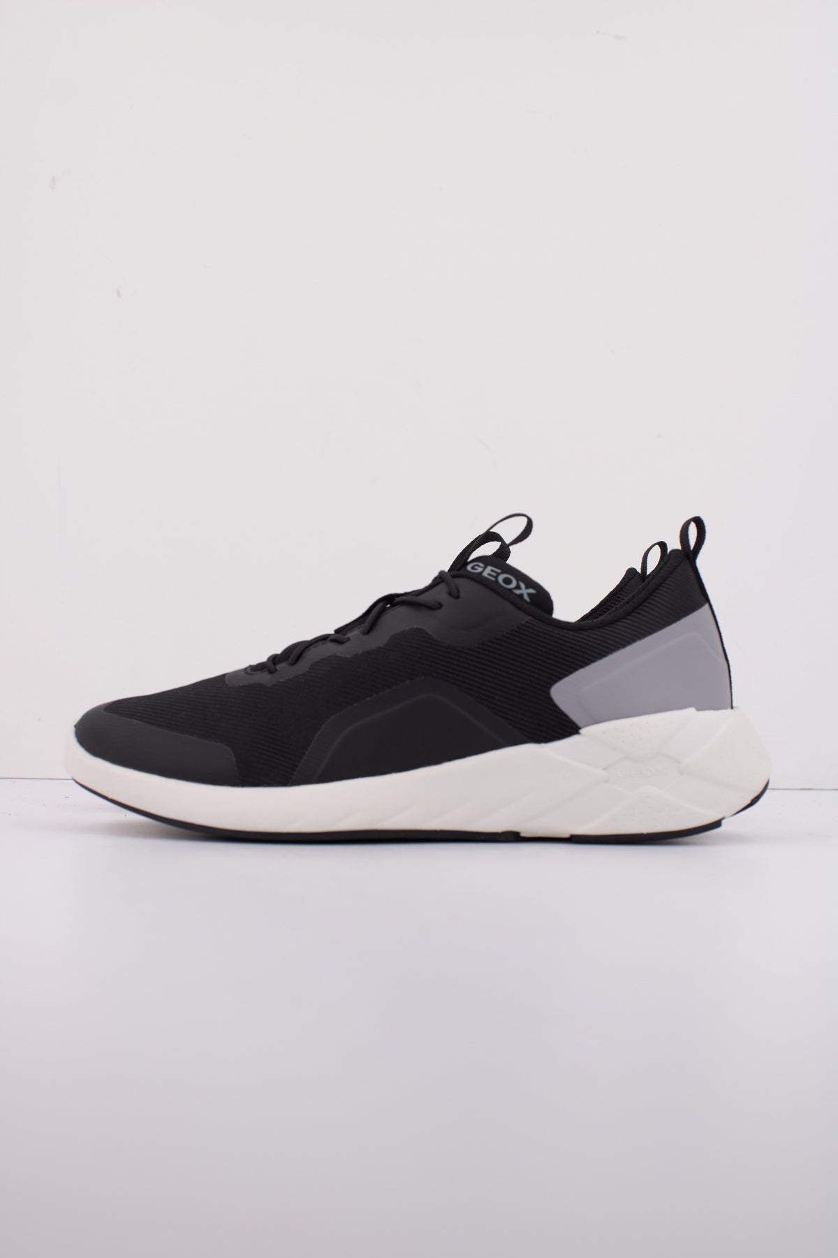 GEOX J ACTIMIX BOY en color NEGRO  (1)
