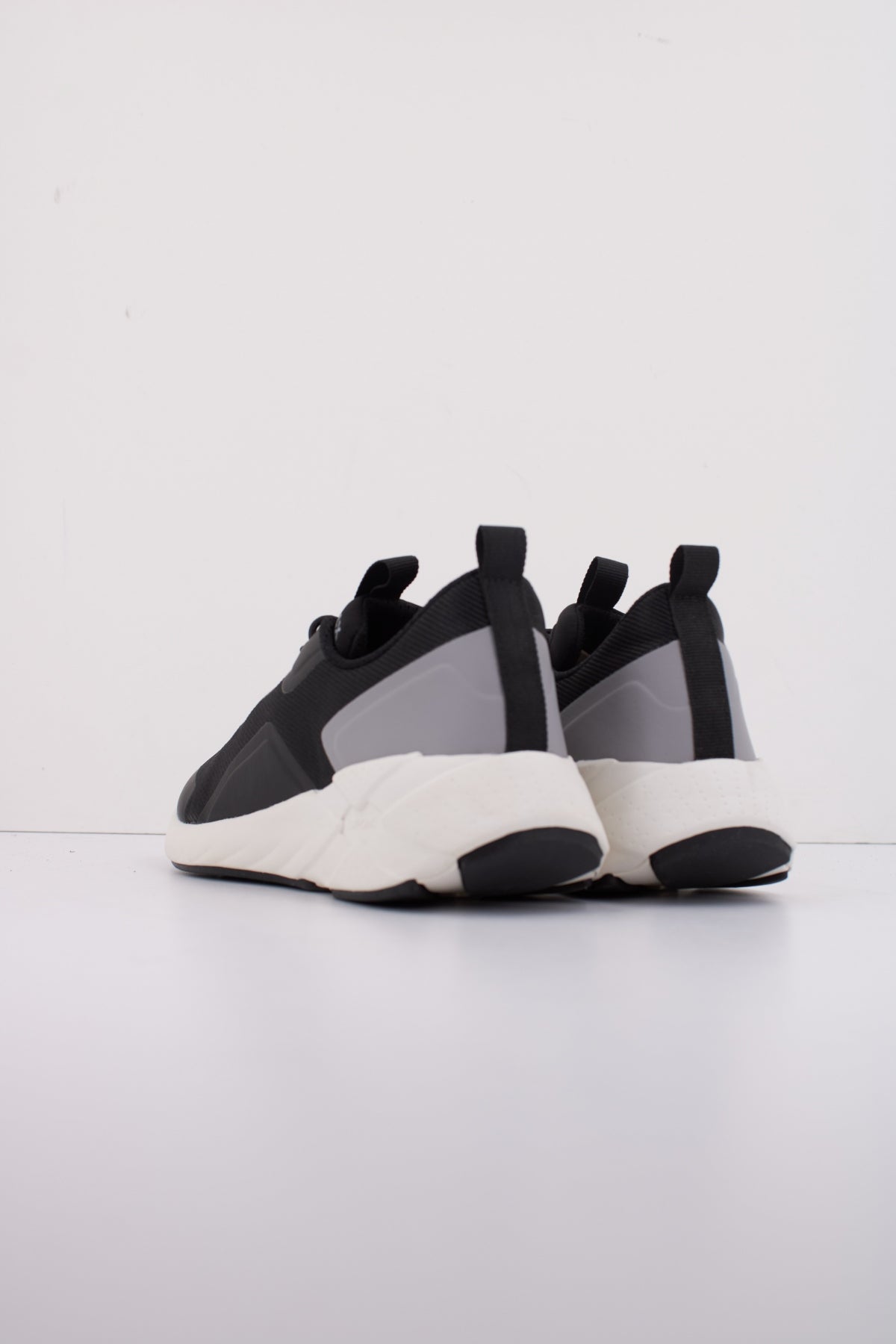 GEOX J ACTIMIX BOY en color NEGRO  (4)