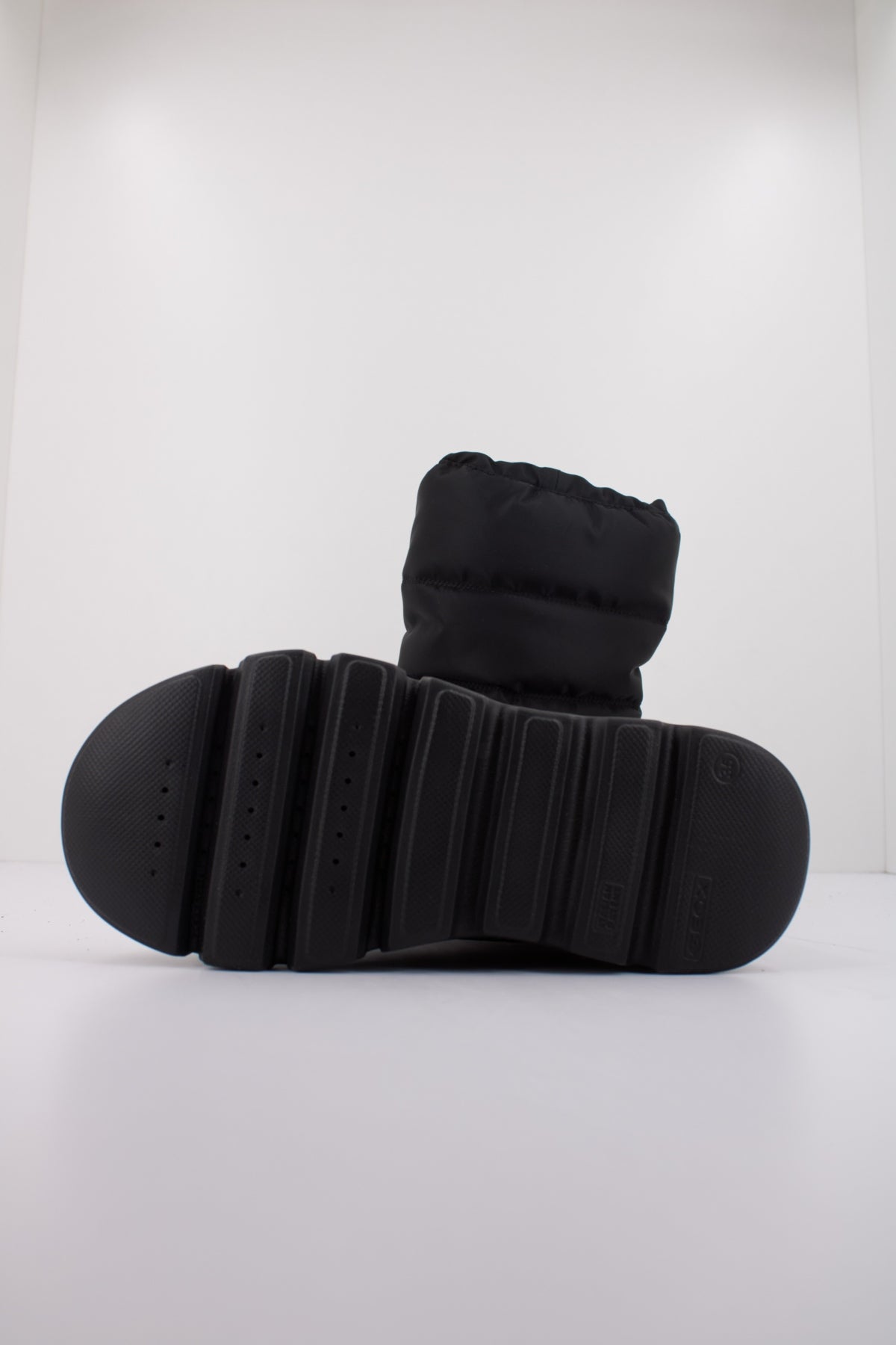 GEOX J WILLABOOM GIRL B A en color NEGRO  (5)