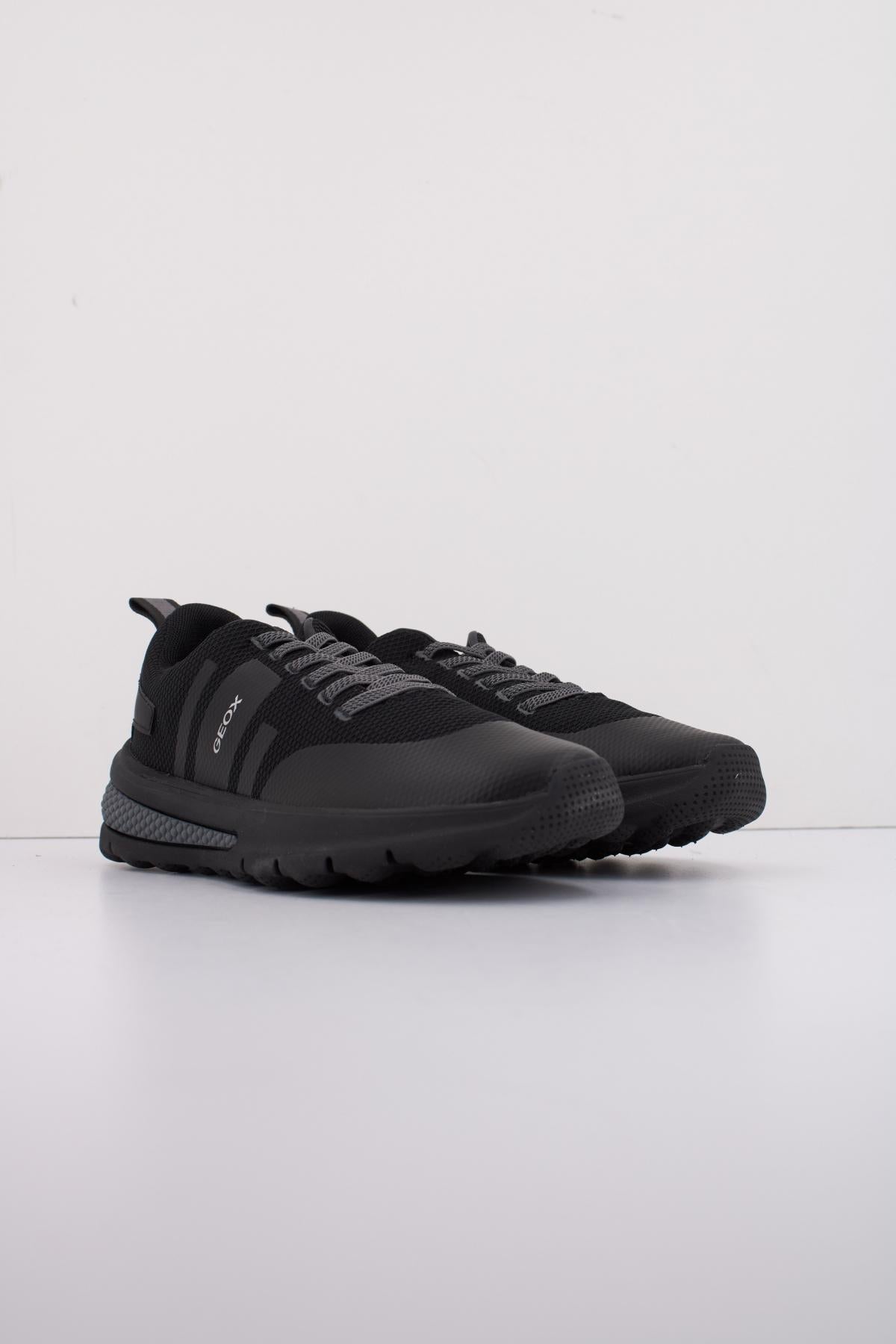 GEOX J ACTIVART BOY en color NEGRO  (2)