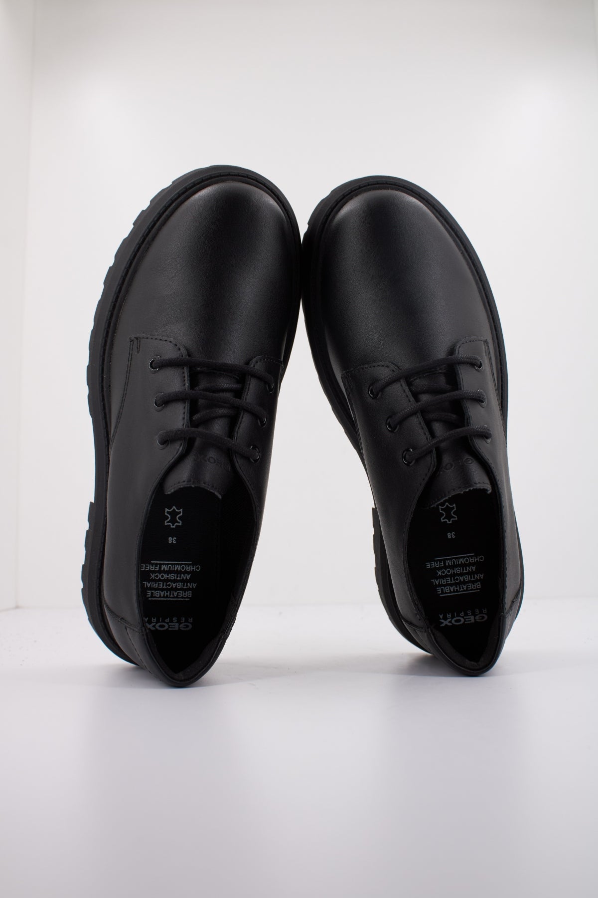 GEOX  J MAQUINNENS GIRL  en color NEGRO  (3)