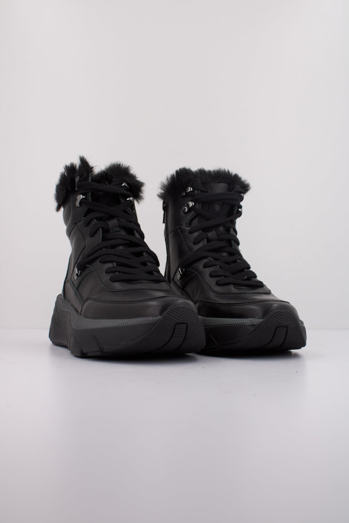 GEOX D DIAMANTA en color NEGRO  (2)