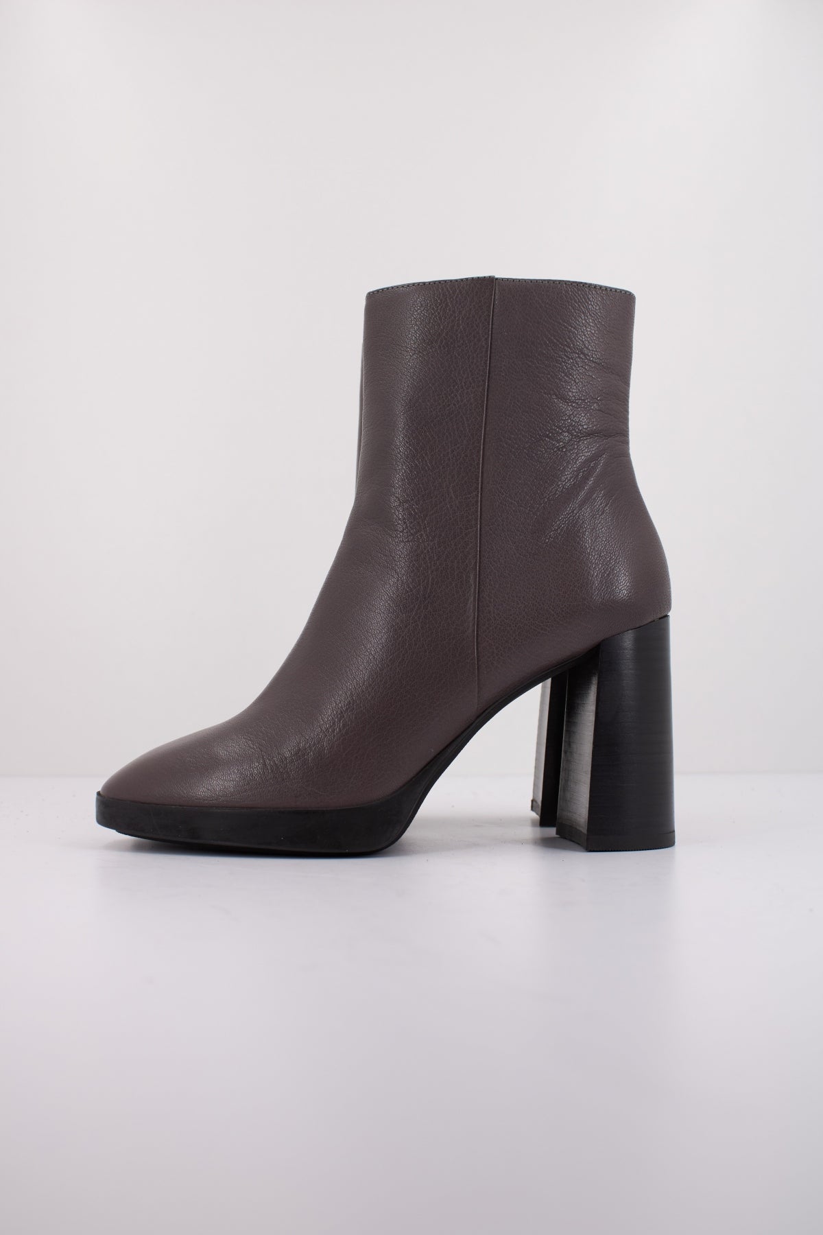 GEOX  D TEULADA  en color GRIS  (1)