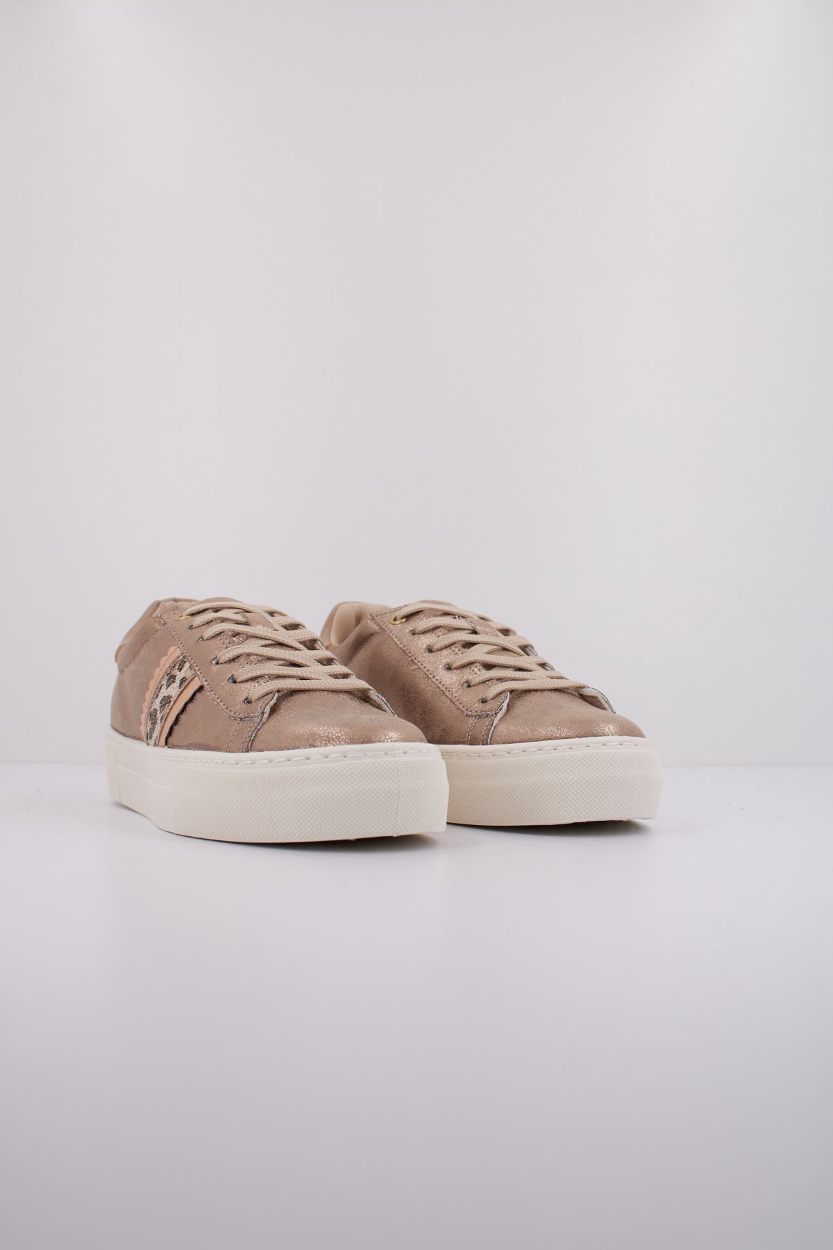 GEOX  D CLAUDIN  en color ORO  (2)