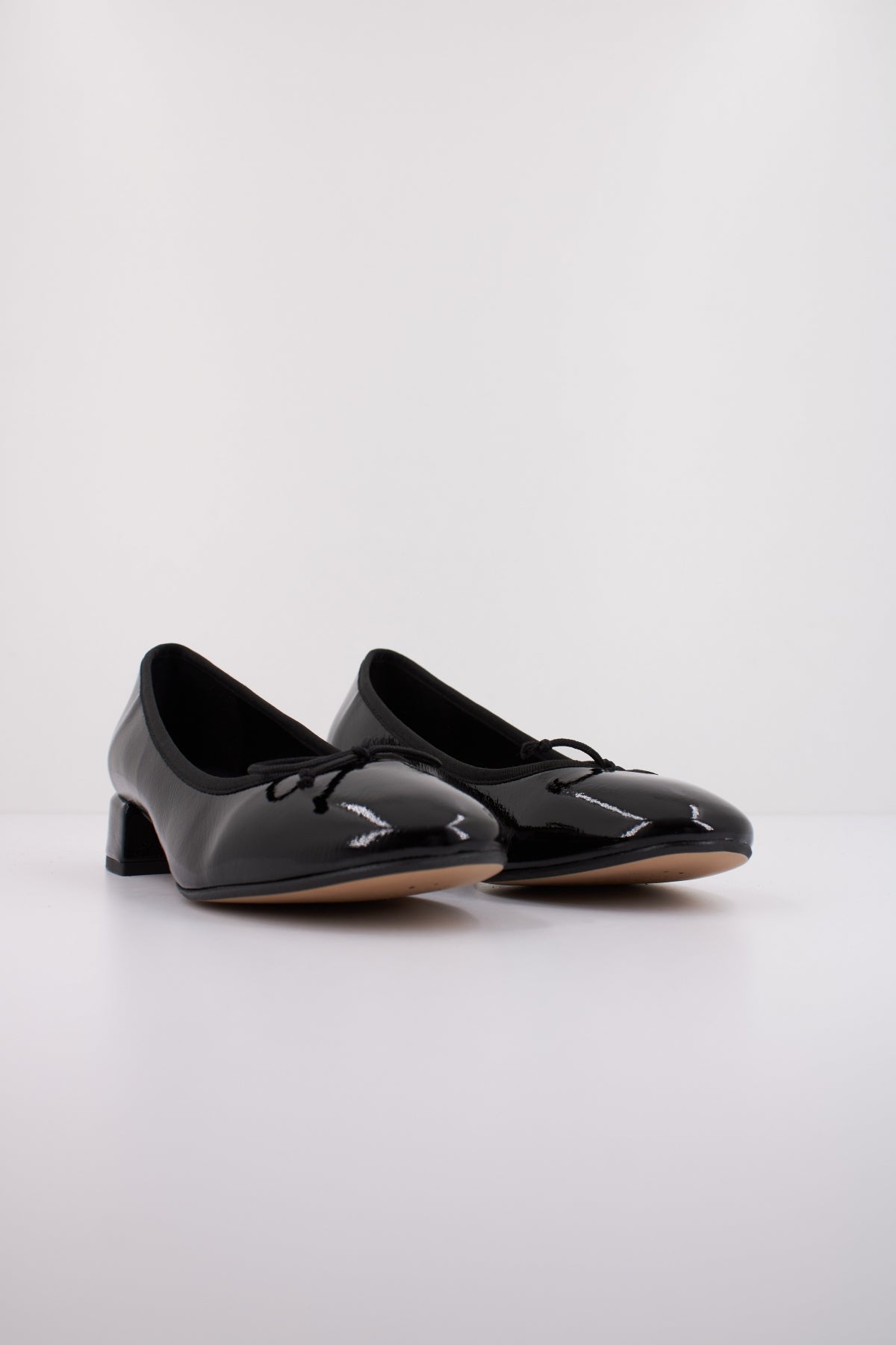 GEOX D FLORETIA en color NEGRO  (2)
